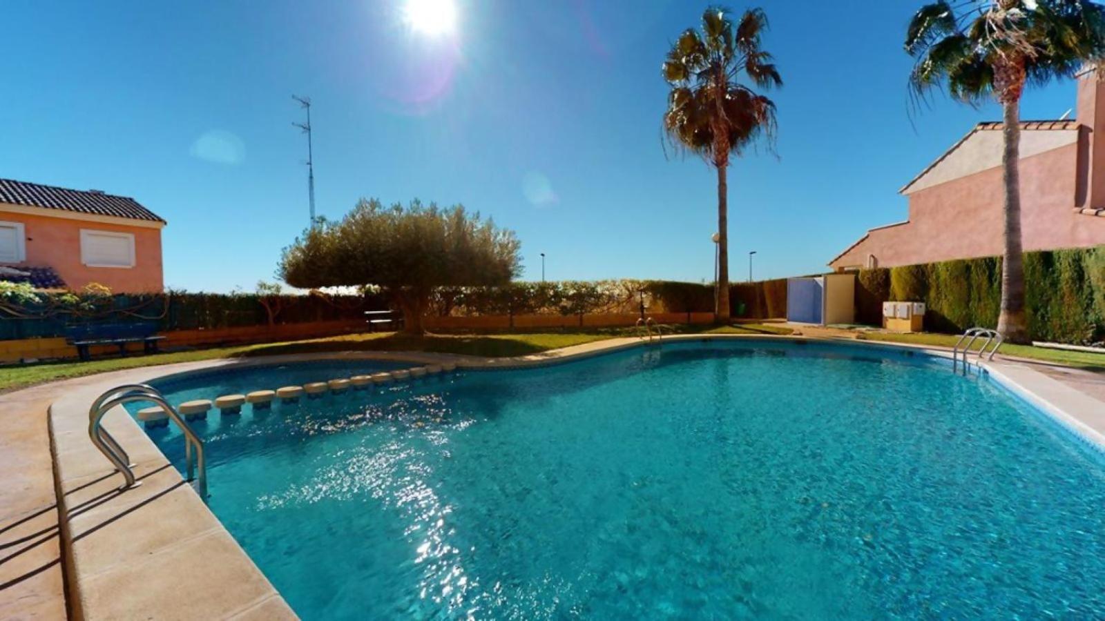 Beautiful house and garden close to Bonalba Golf
