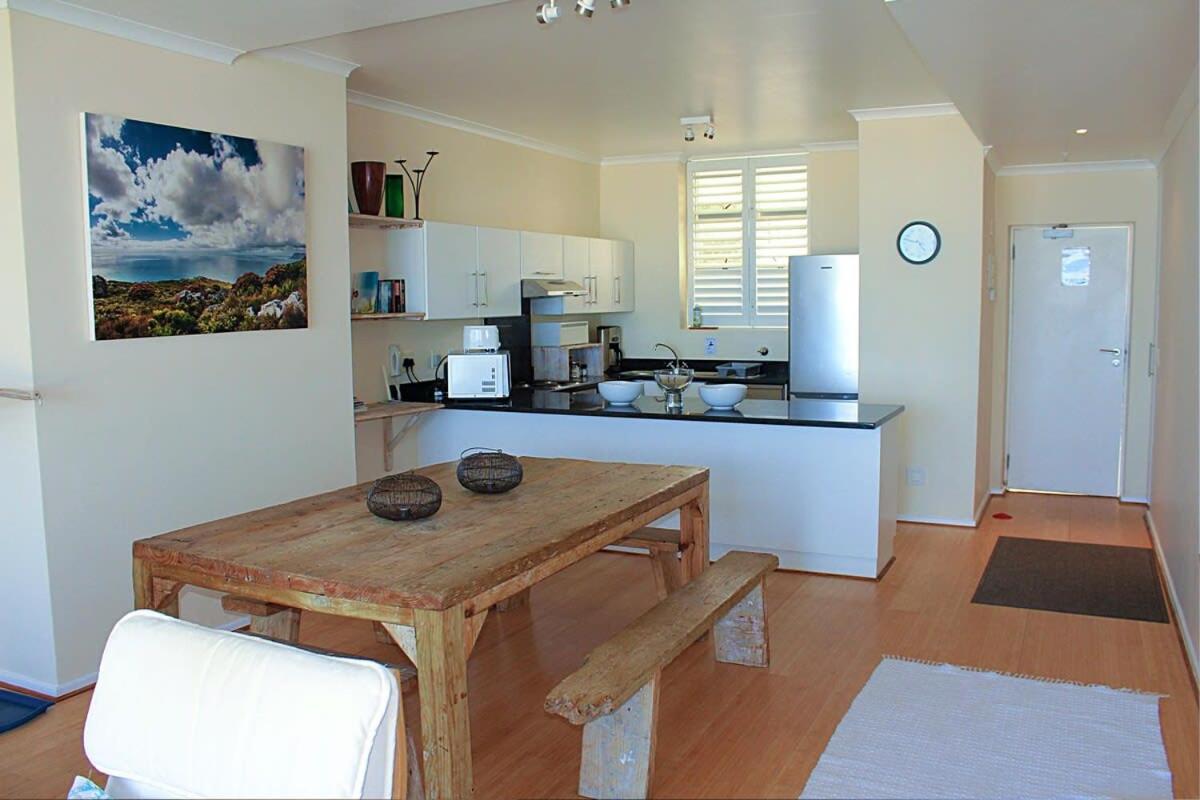 Surfers Sea Loft view 5