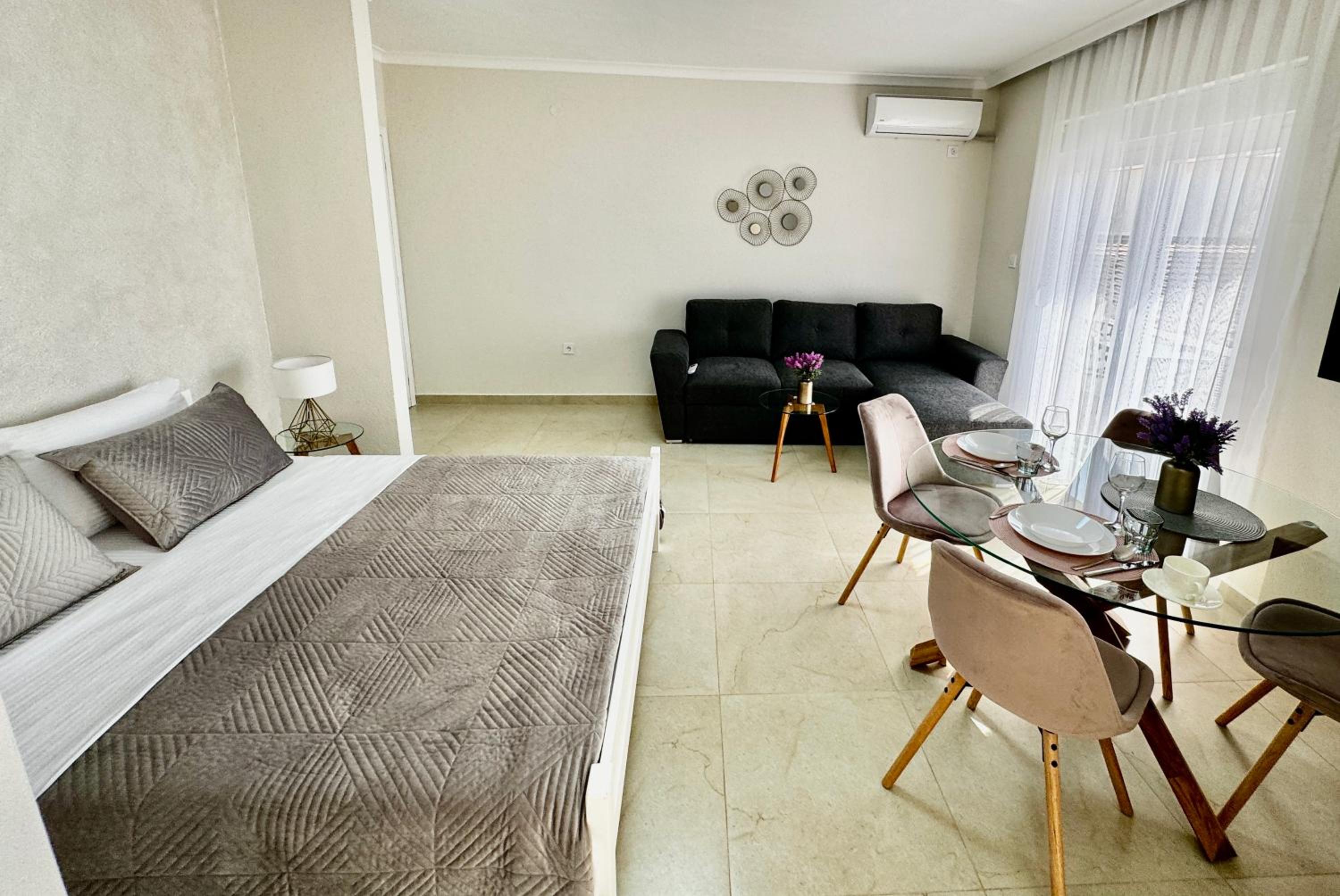 Lajla Apartments