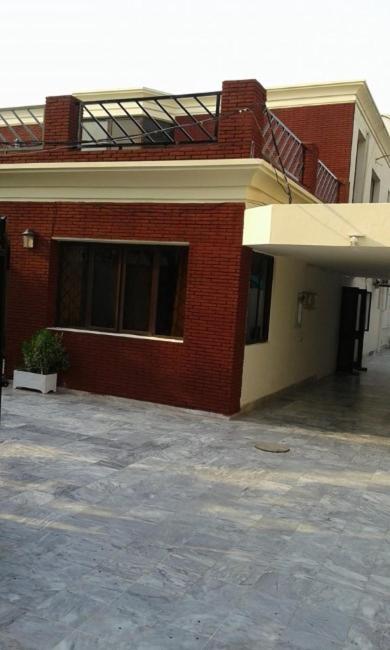 Libra Family Guest House