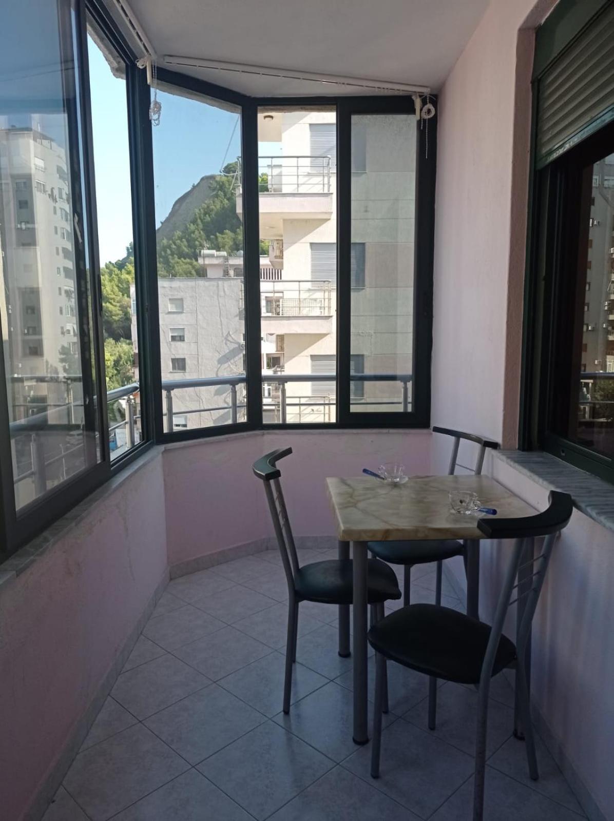 Spacious 2 Bedroom Apartment City Center by LunaSol