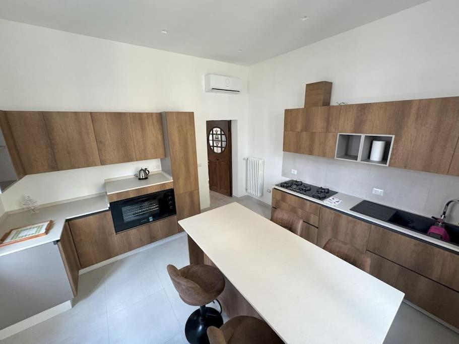 VILLA LINA - sky earth liberty villa - 5 min from tube