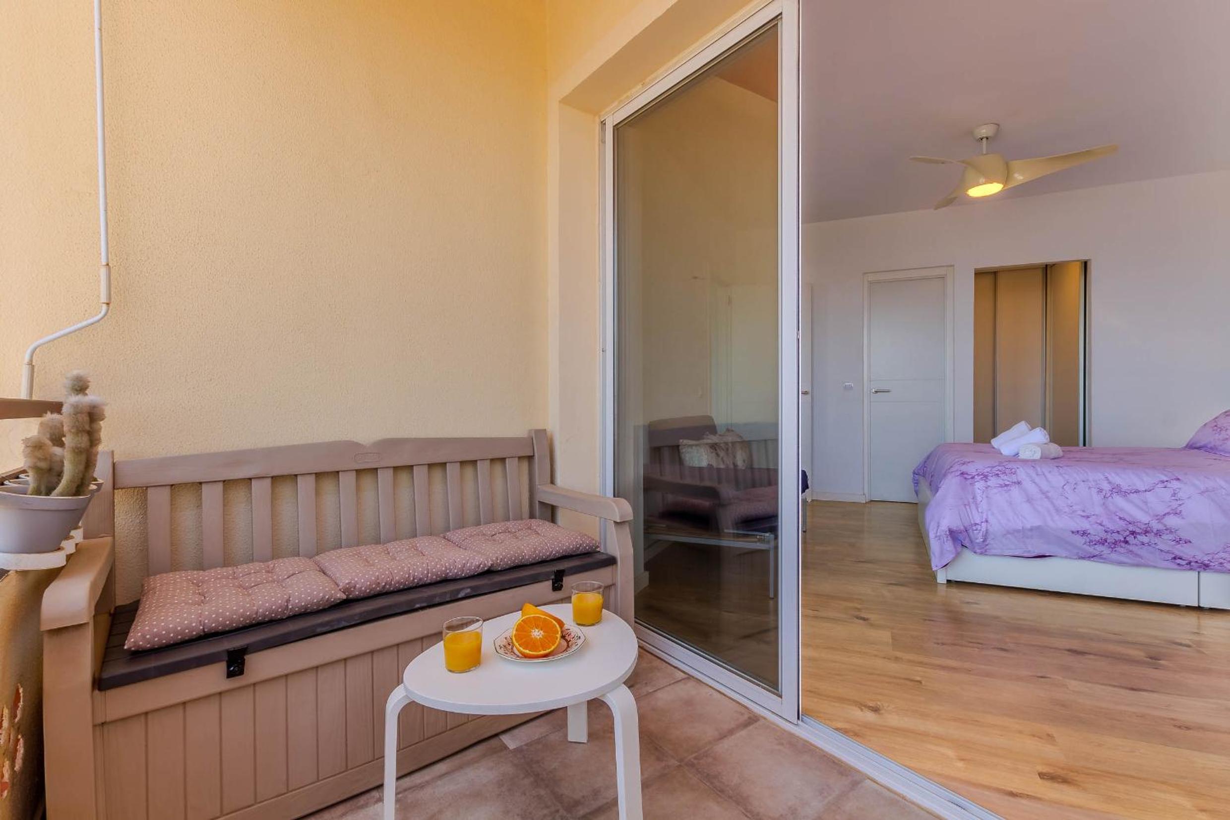 Duquesa 522 By IVI Real Estate view 3
