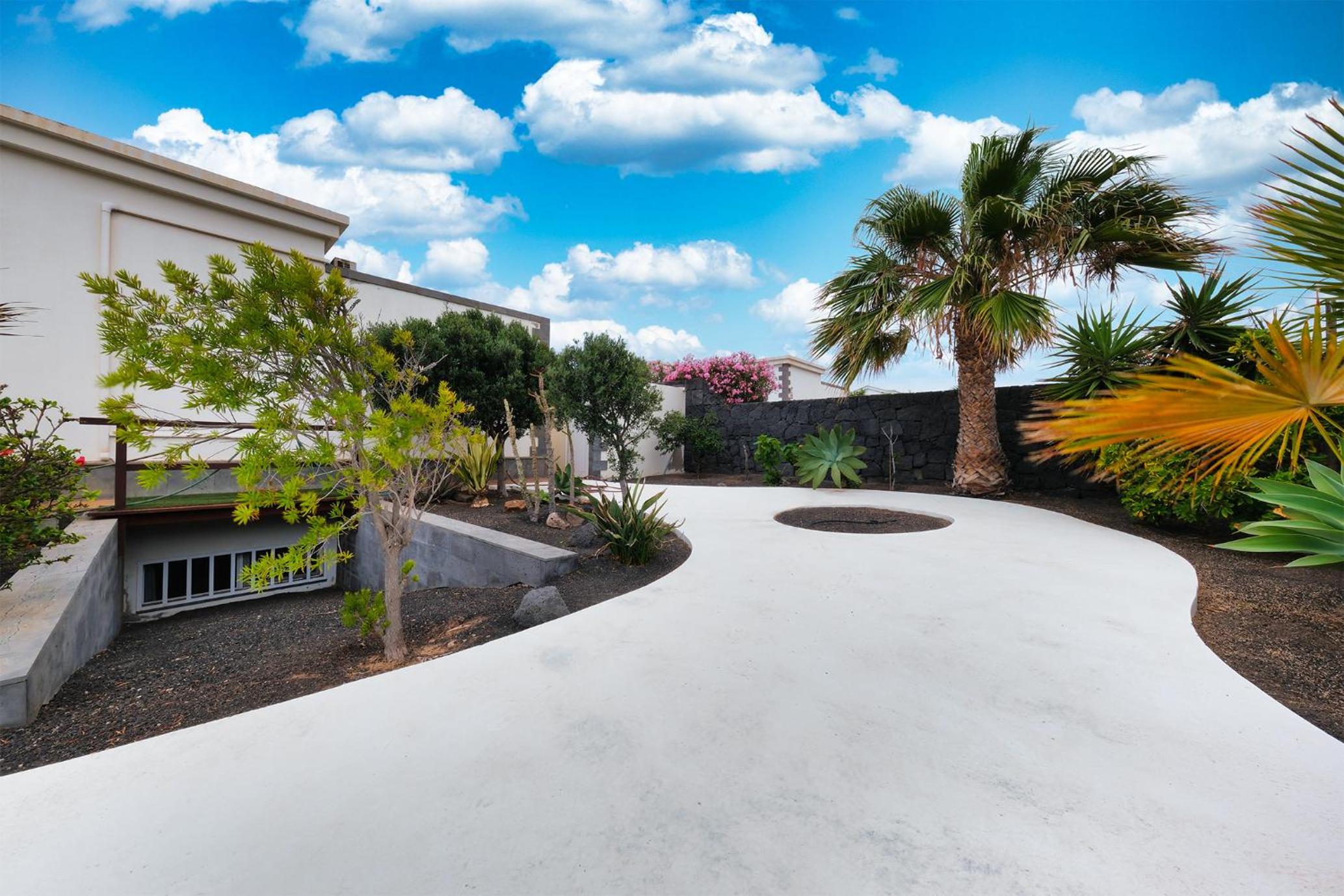 Endless Summer - Private Pool and BBQ by Lanzarote Vacation Homes