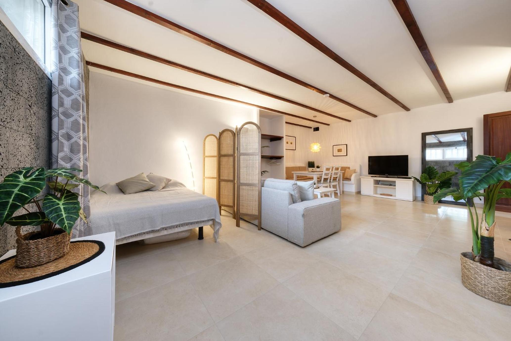 Endless Summer - Private Pool and BBQ by Lanzarote Vacation Homes