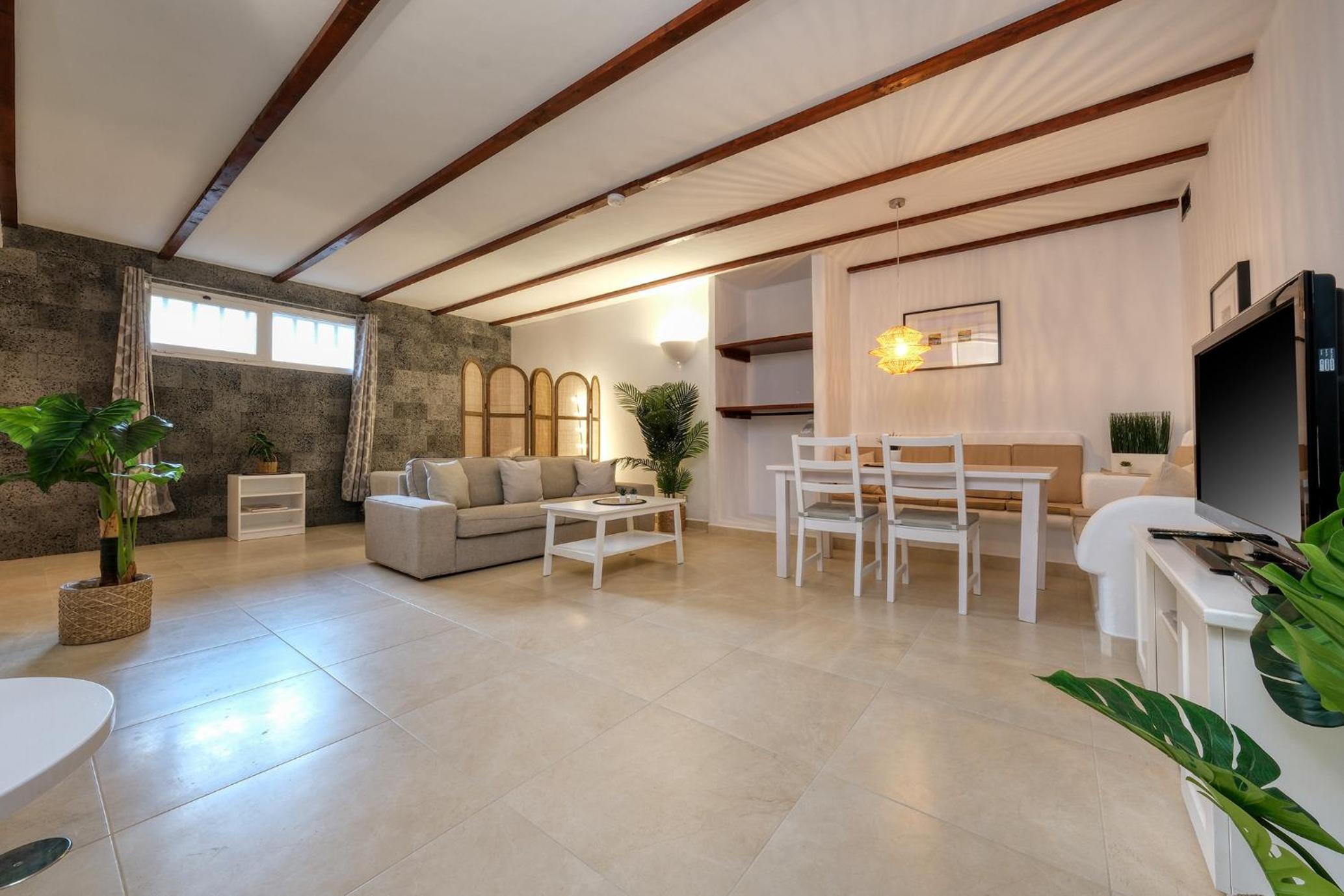 Endless Summer - Private Pool and BBQ by Lanzarote Vacation Homes