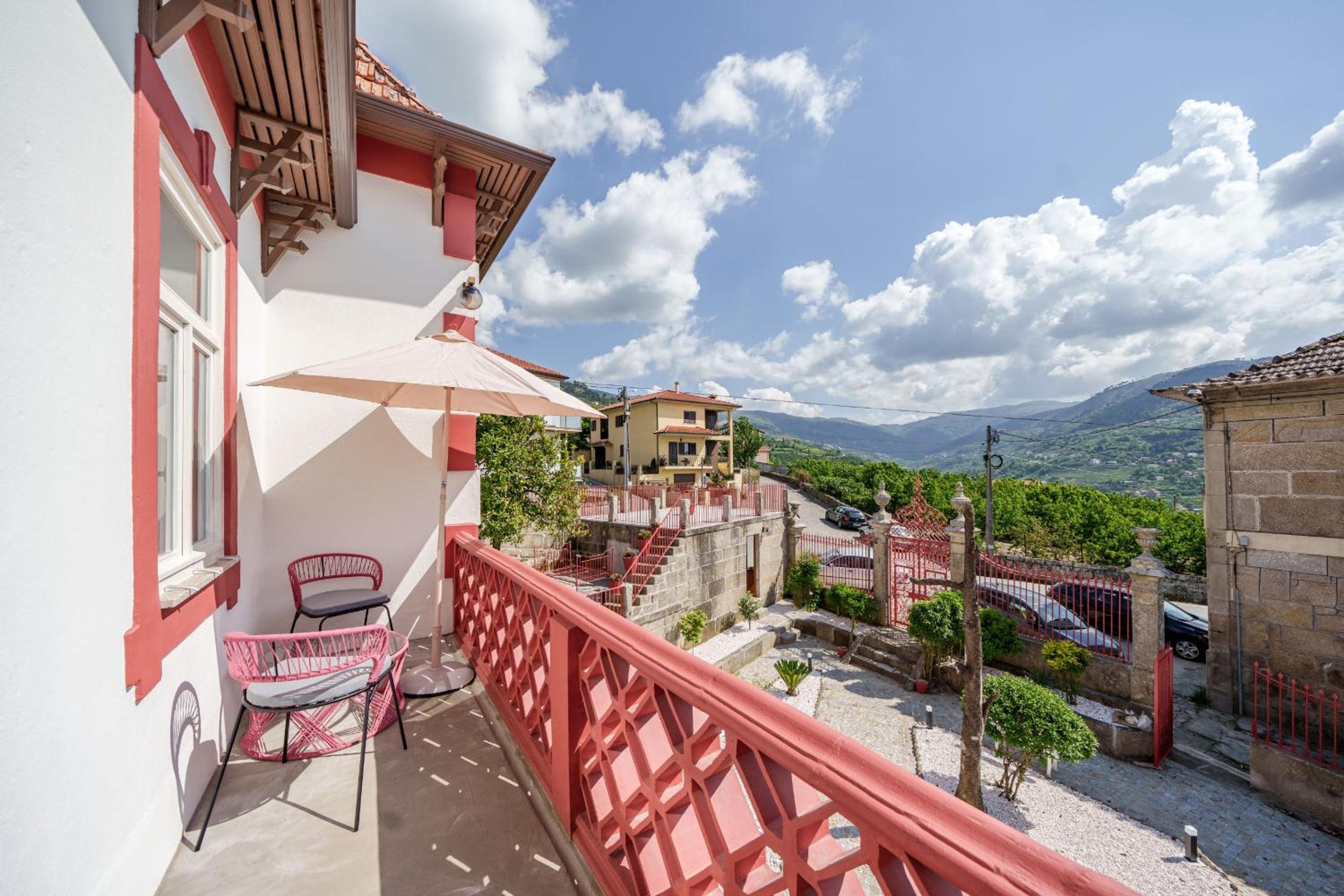 Feel Discovery Villa Aura Douro Valley view 2