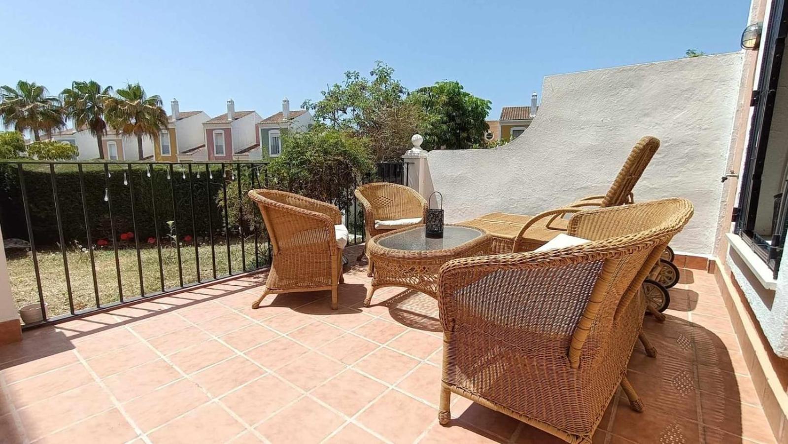 Superb 3 beds Jardines de Casares view 4