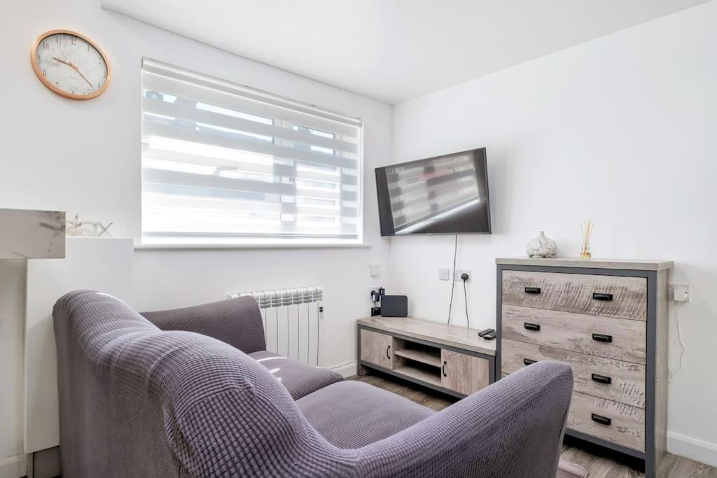 Small and cosy entire House in Peterborough view 4