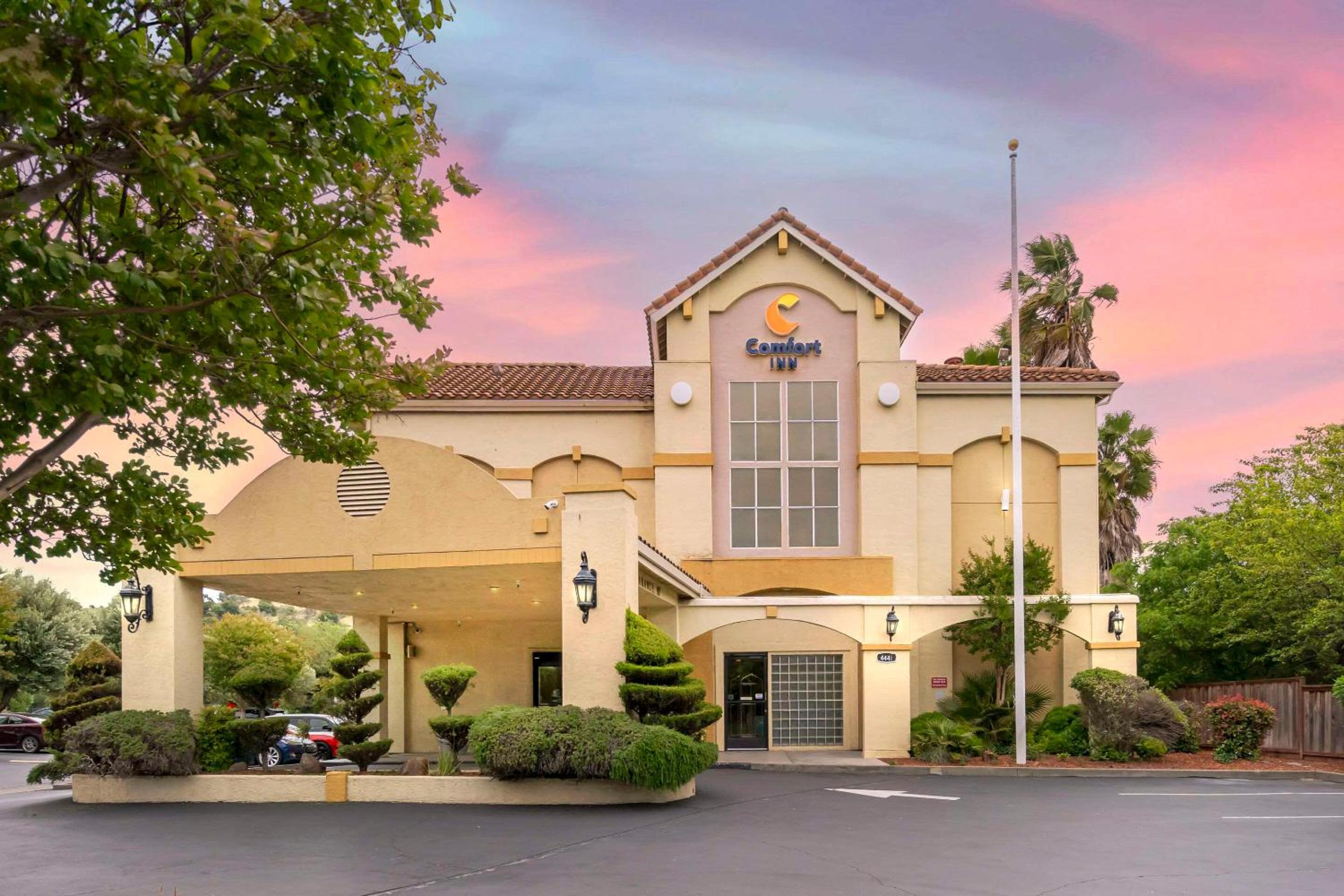 Comfort Inn Fairfield Napa Valley Area - Property Image 2
