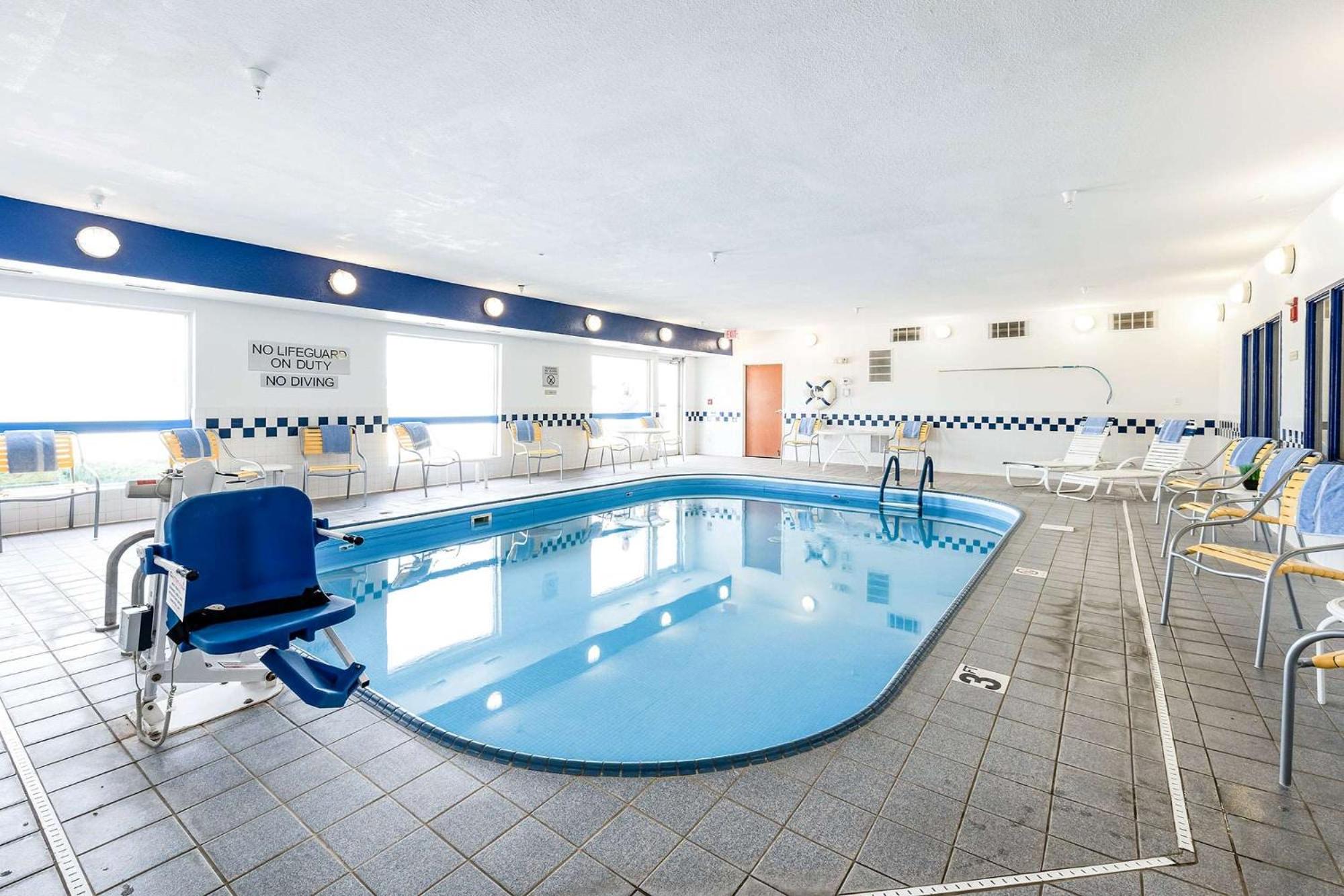 AmericInn by Wyndham Minot view 4