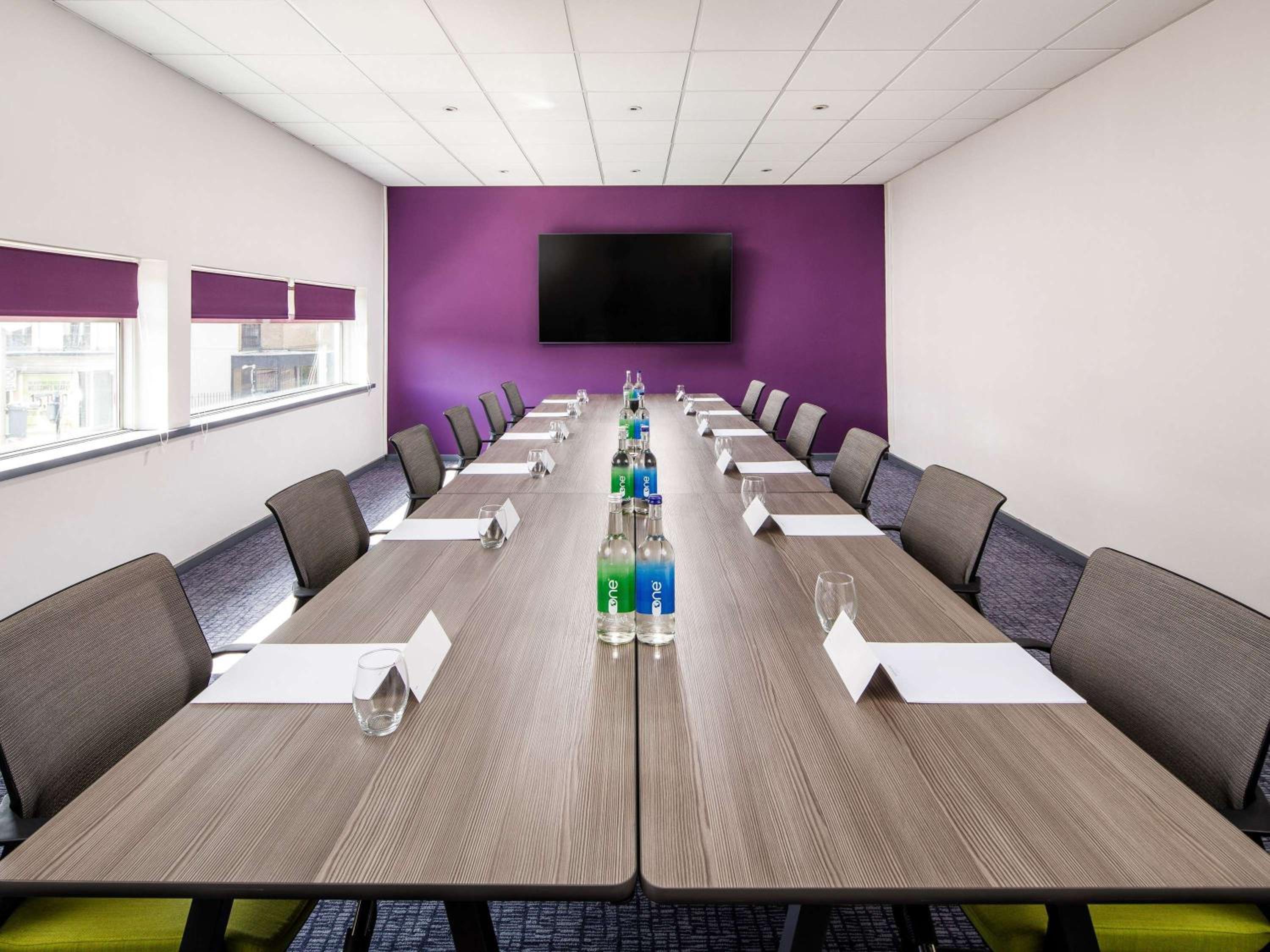 Bedford Vacations - Mercure Bedford Centre Hotel - Property Image 4