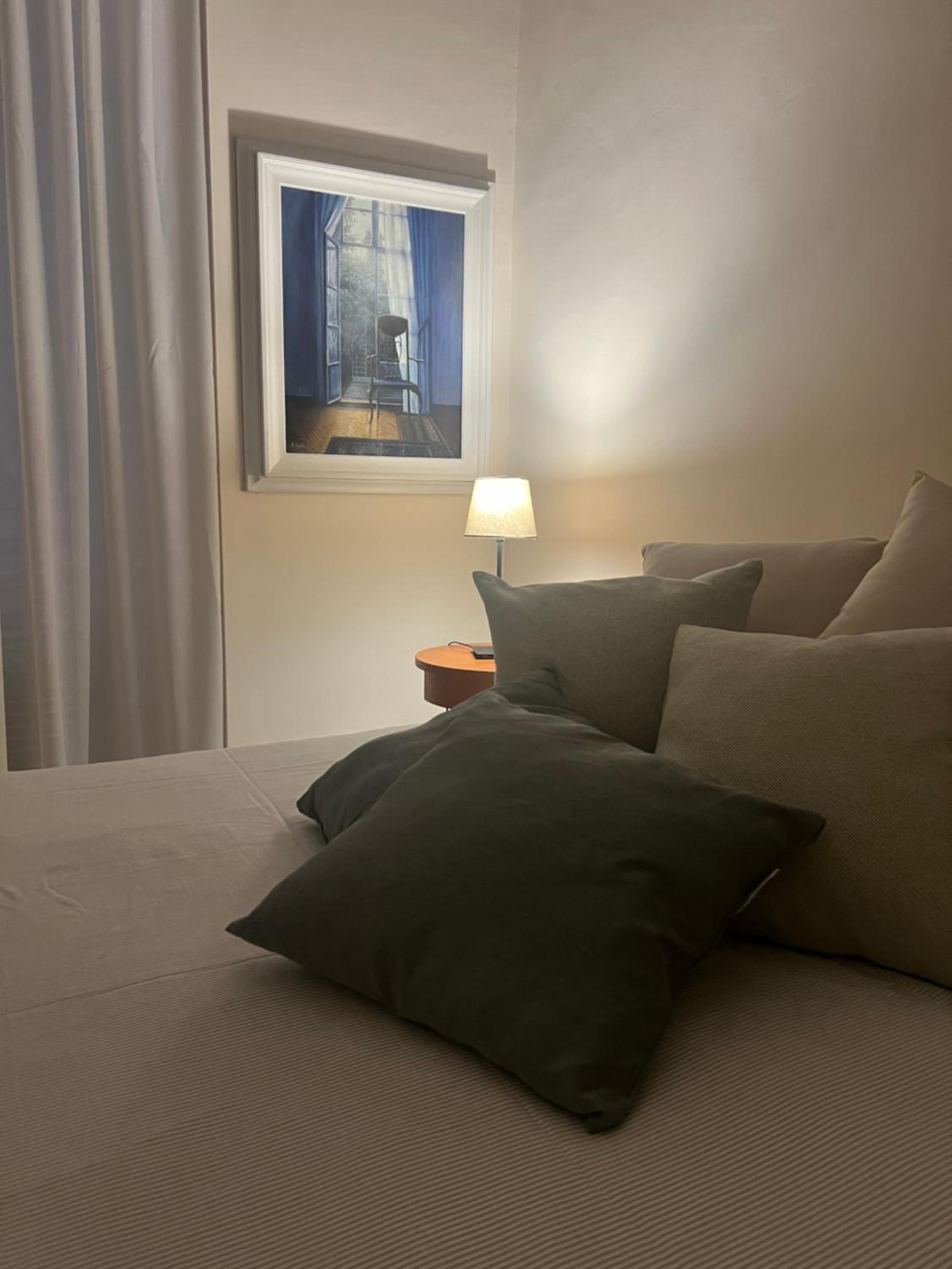 Spacious 130 sqm Luxury Apartment - 2 Bathrooms - Central Station & Old Town