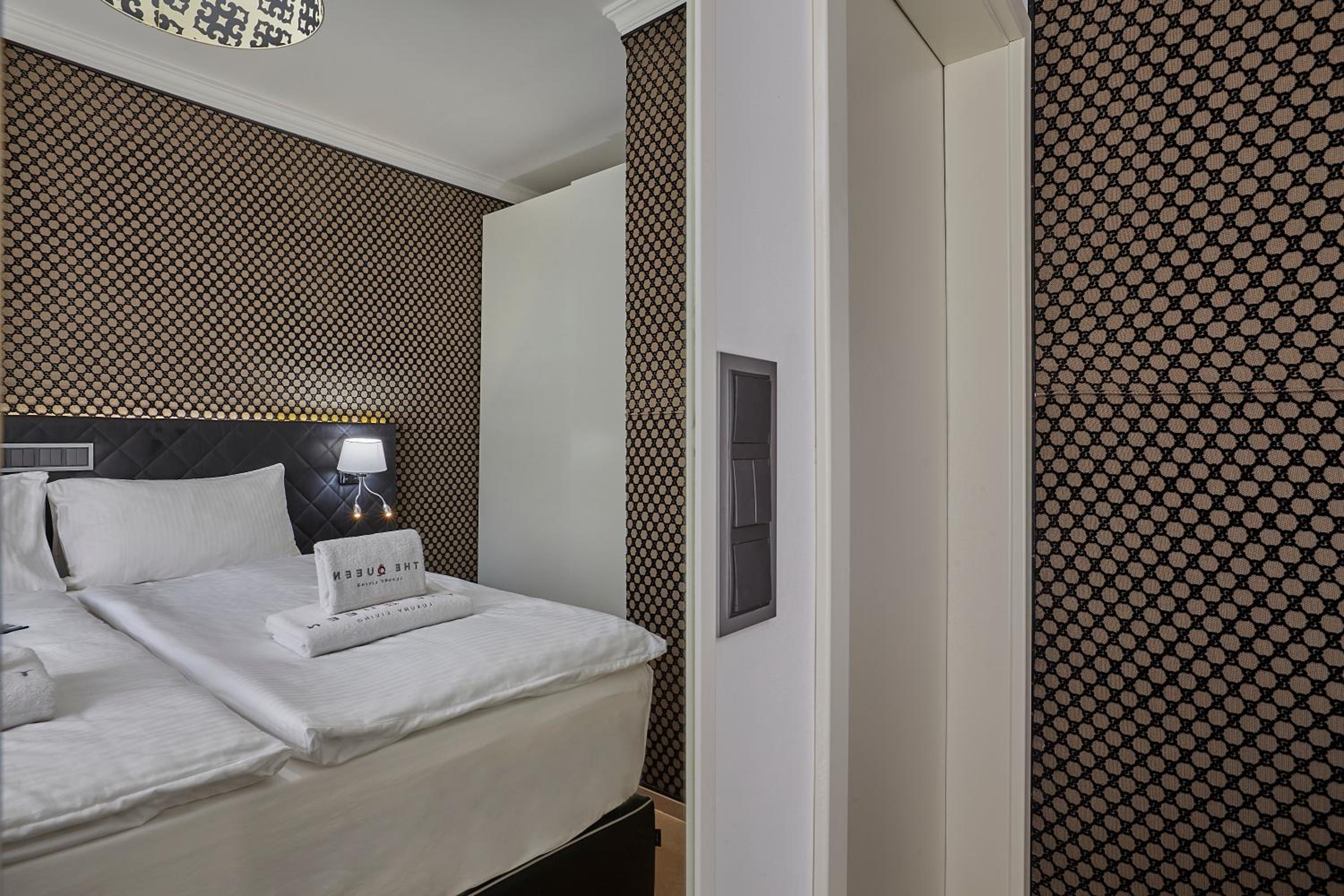 The Queen Luxury Apartments - Villa Medici