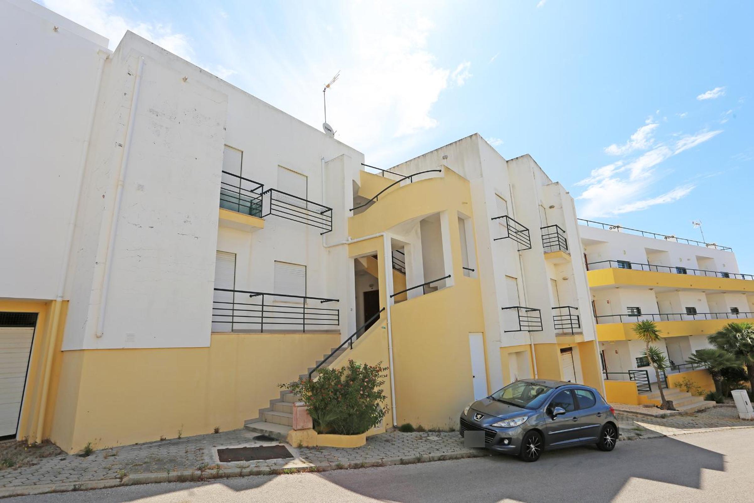 Quinta dos Pinheiros Apartments