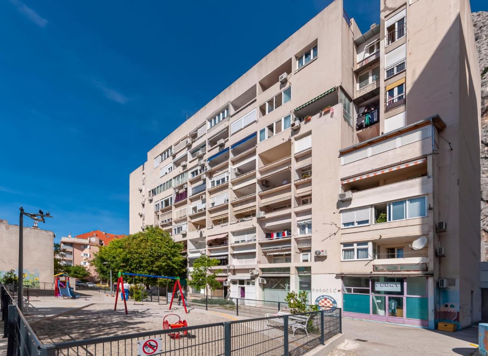 Apollo Apartment