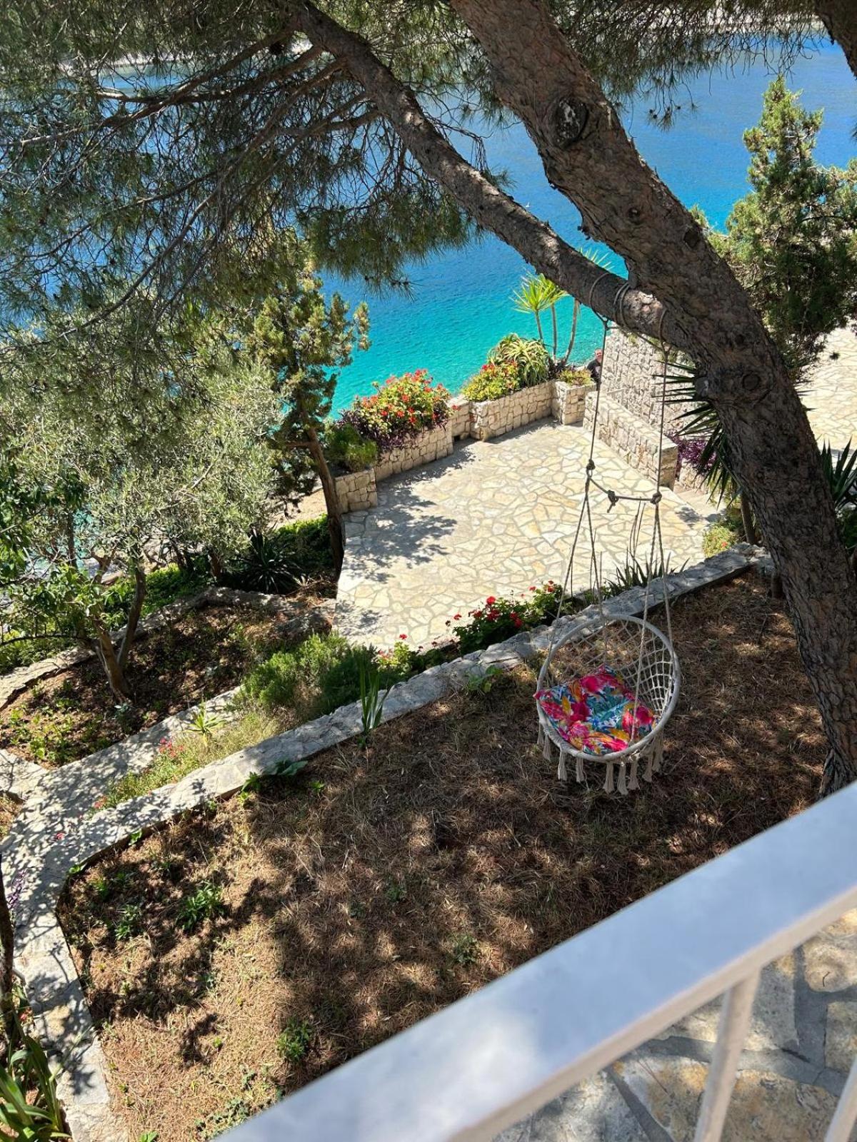 Seaview Shadow House