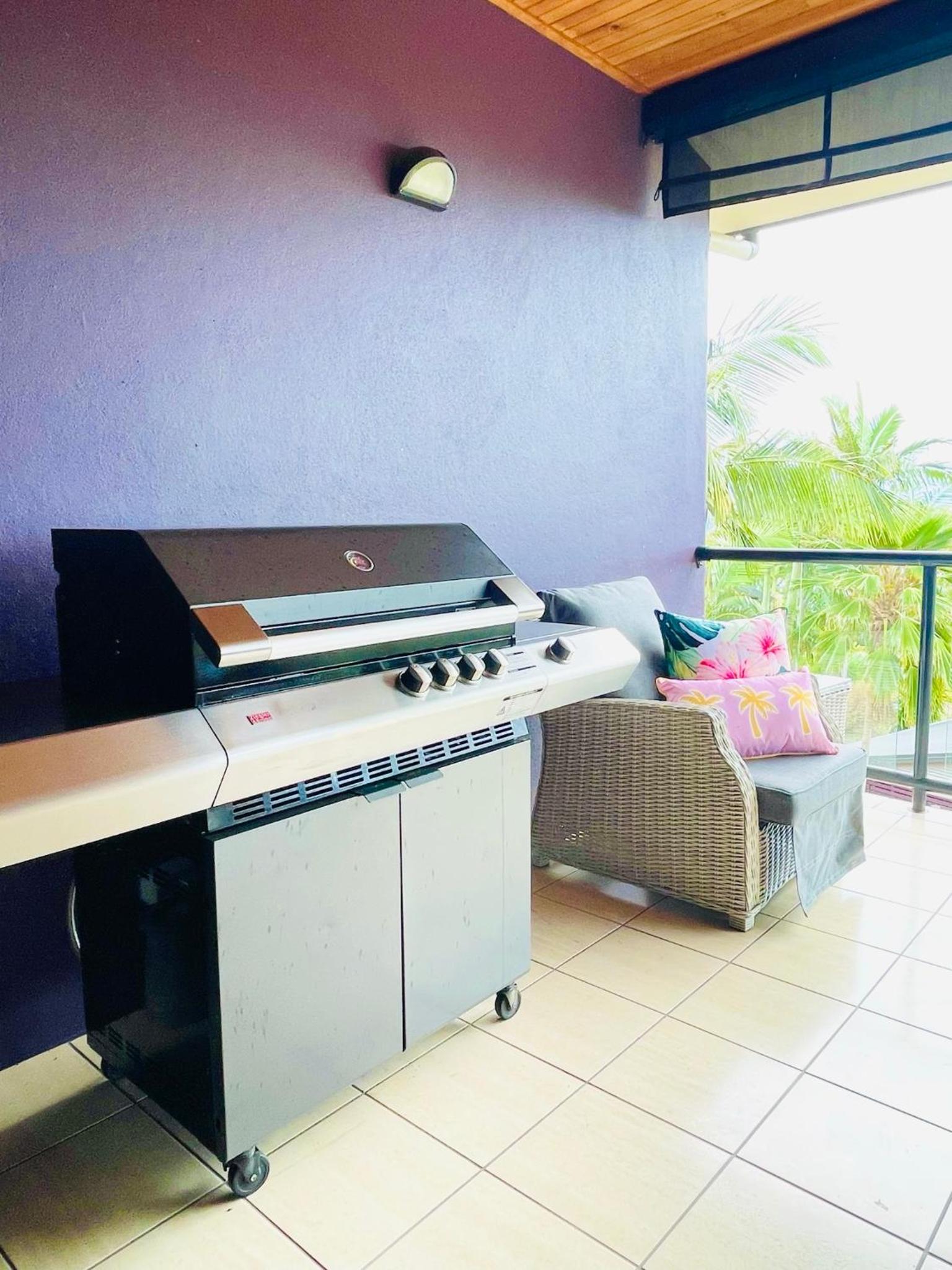 Ocean View Island 2-bedroom Townhouse Buggy Valet service extra Queen air bed