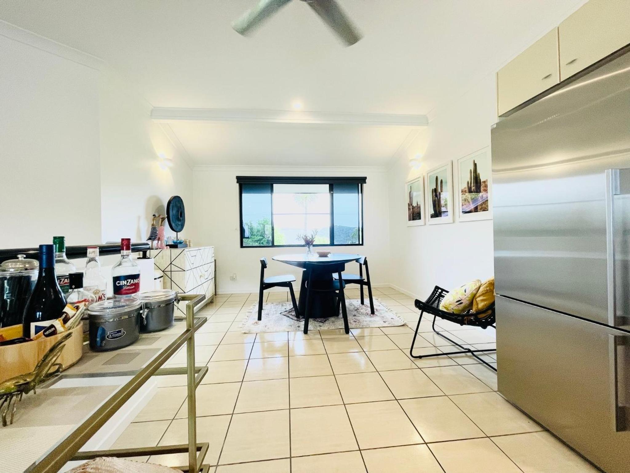 Ocean View Island 2-bedroom Townhouse Buggy Valet service extra Queen air bed
