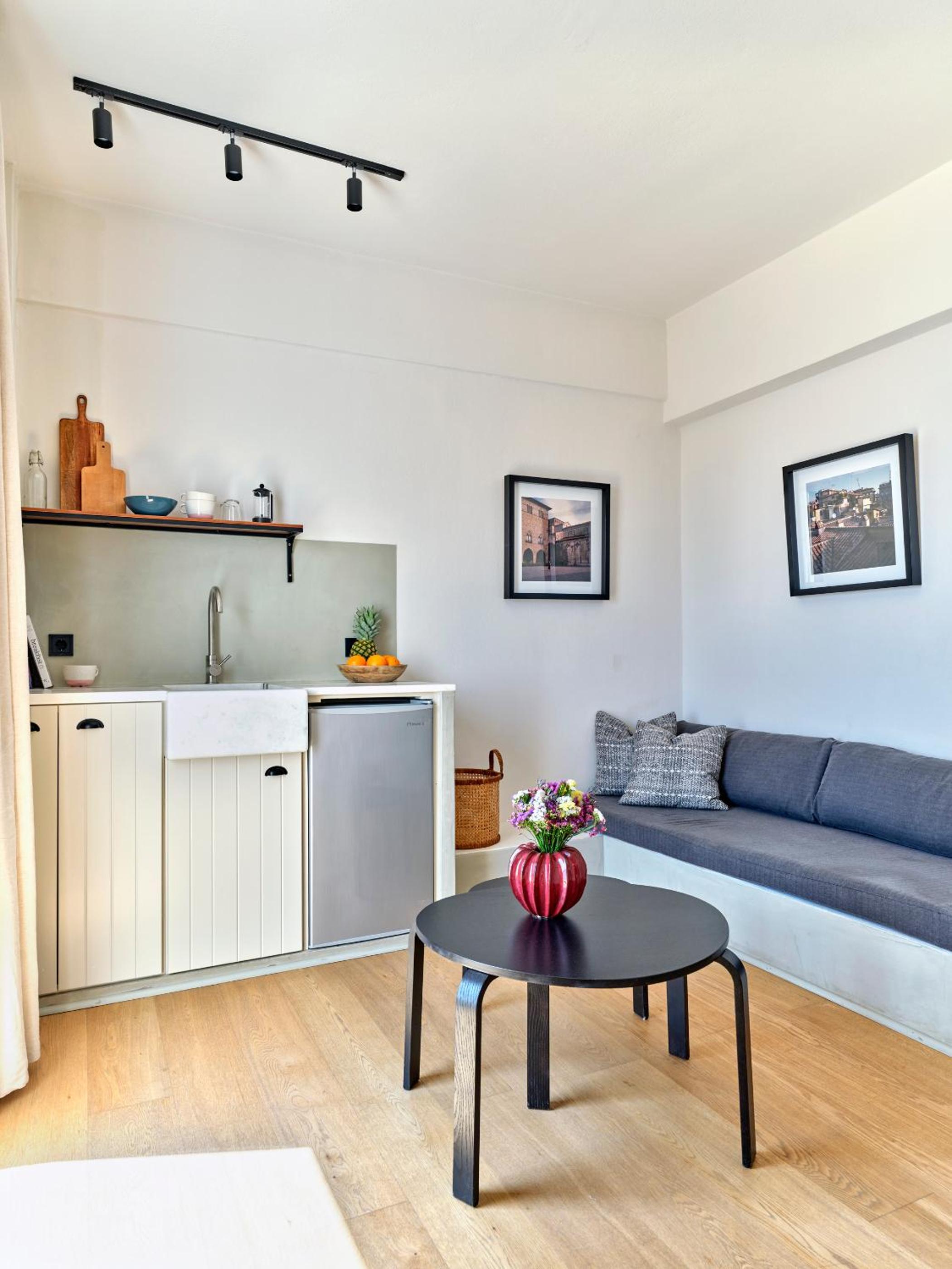 Magoo Suites