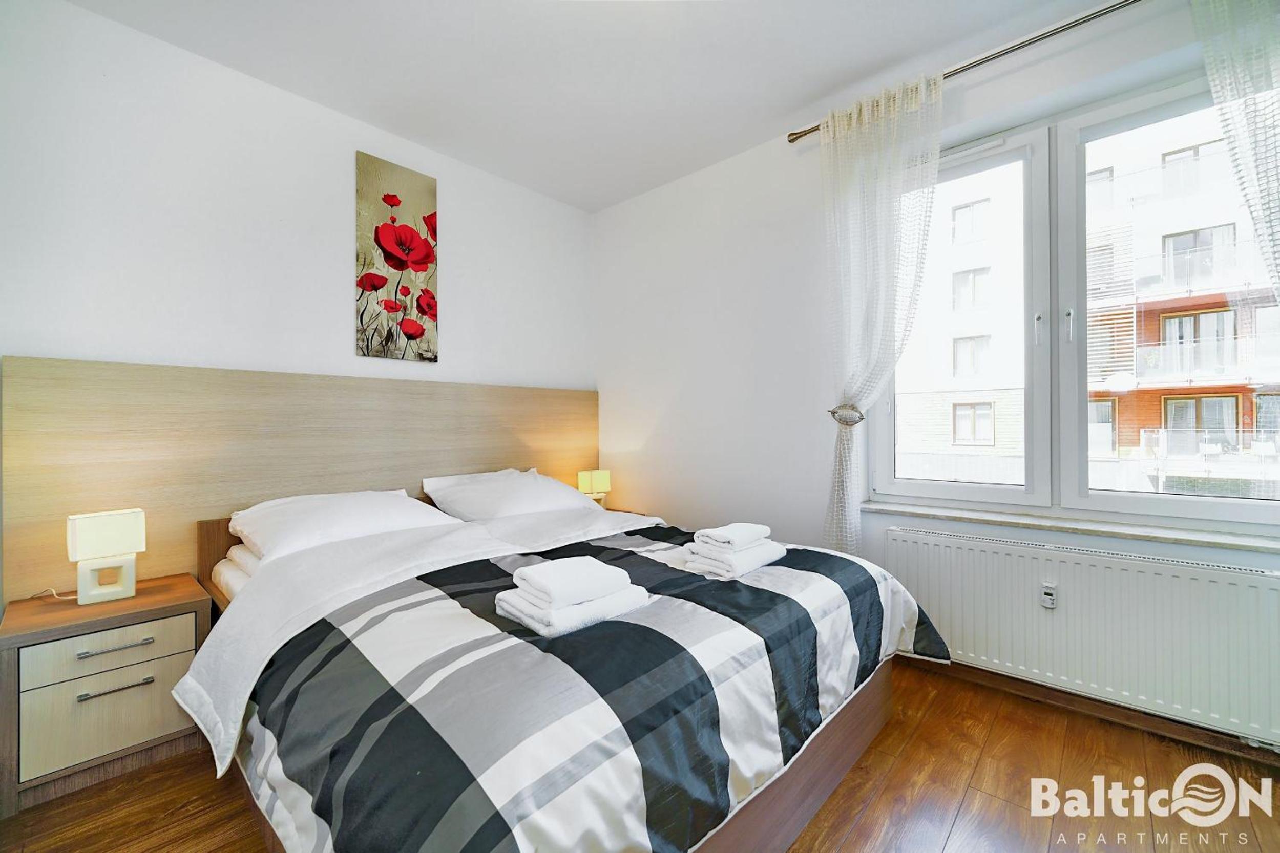 Apartamenty BalticON Polanki - Sauna, Fitness inclusive - Basen latem, Pool im Sommer