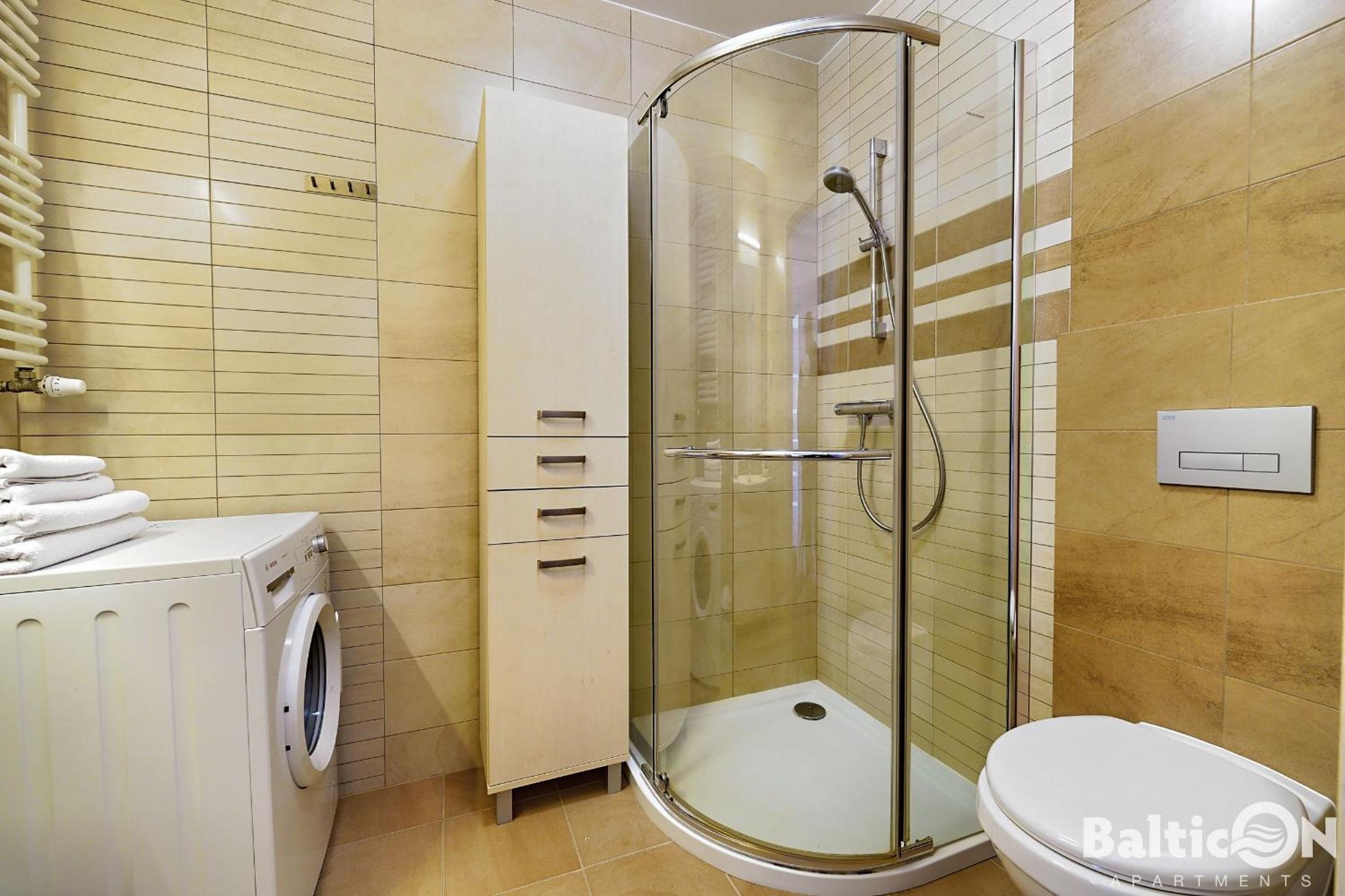 Apartamenty BalticON Polanki - Sauna, Fitness inclusive - Basen latem, Pool im Sommer