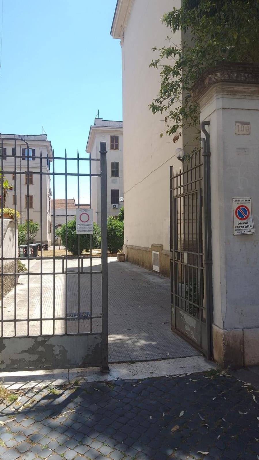 Testaccio Bodoni apartment