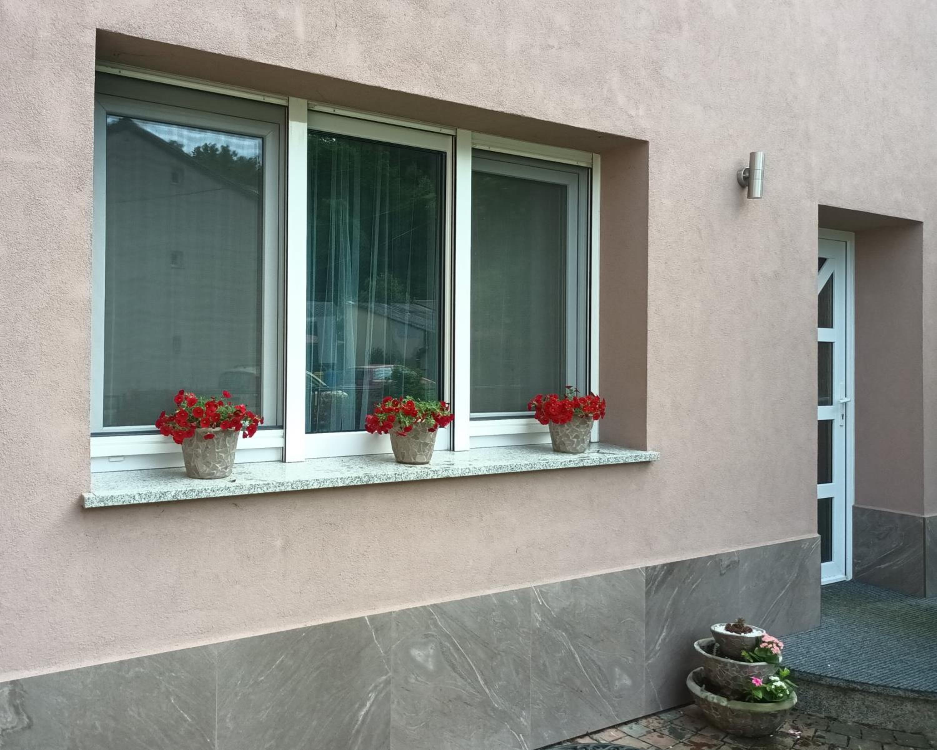 DUBOVAC CASTLE apartment - private parking - NETFLIX - garden - barbecue - table tennis - bikers friendly view 4
