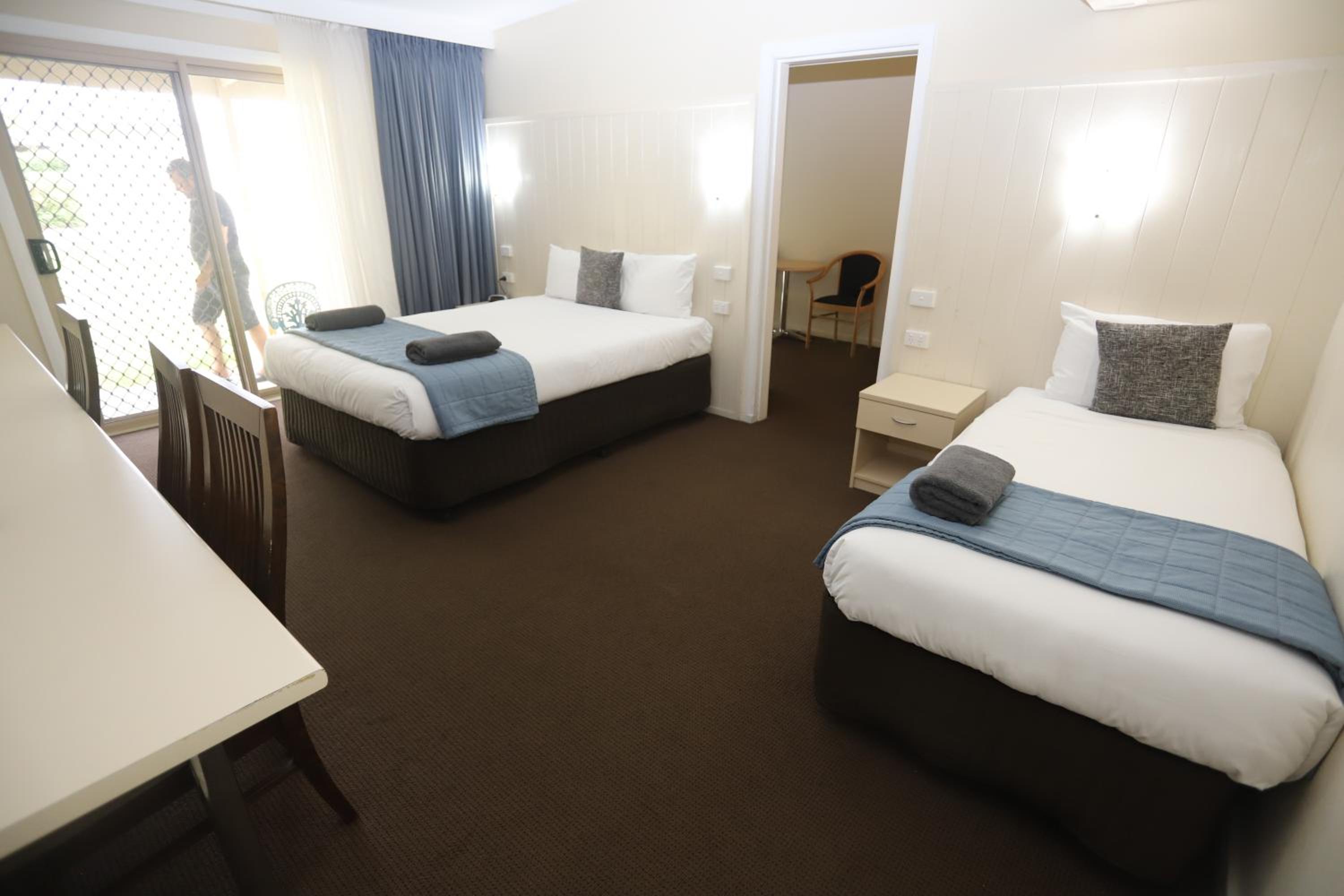 Sleepy Hill Motor Inn