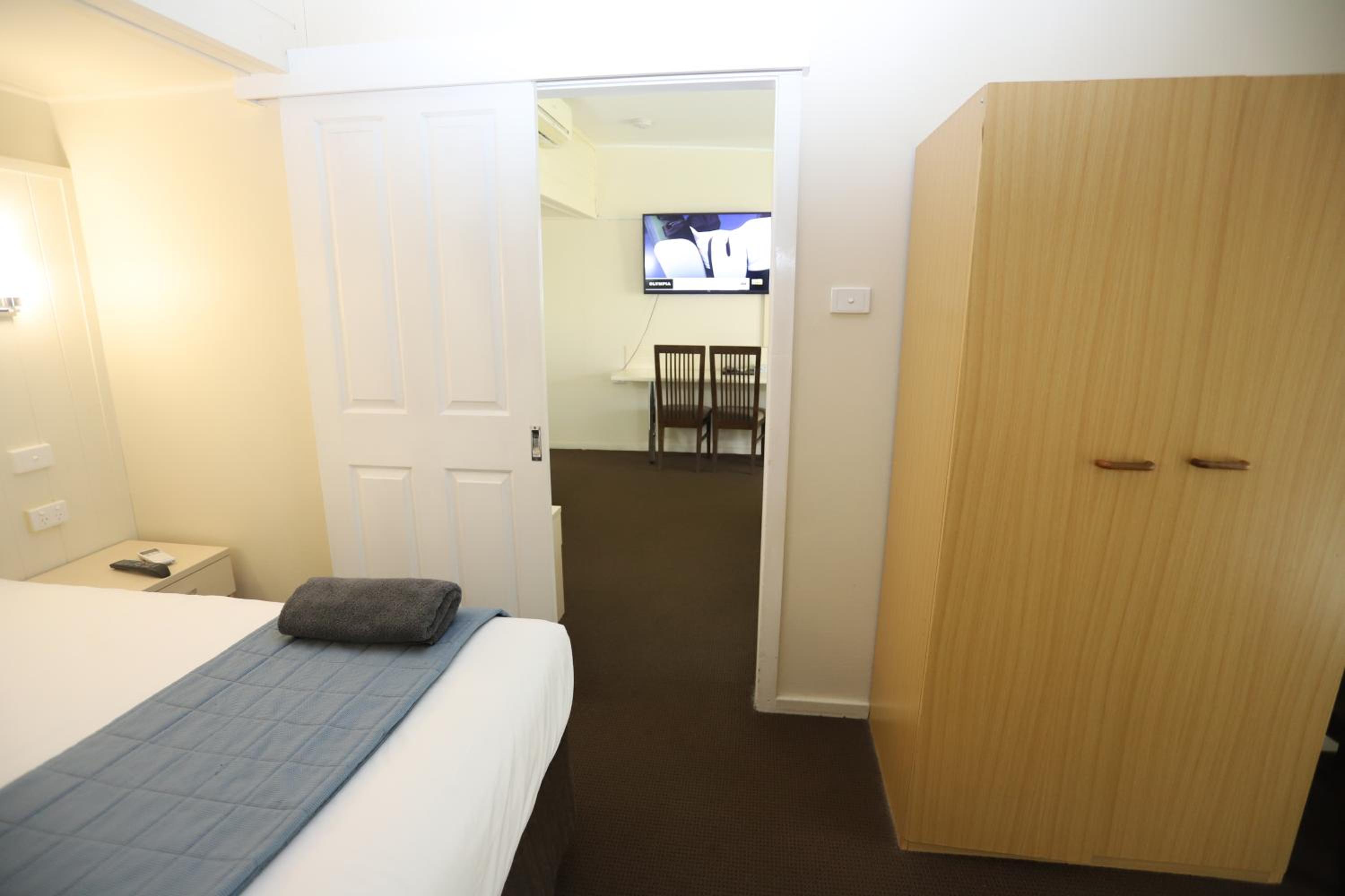 Sleepy Hill Motor Inn