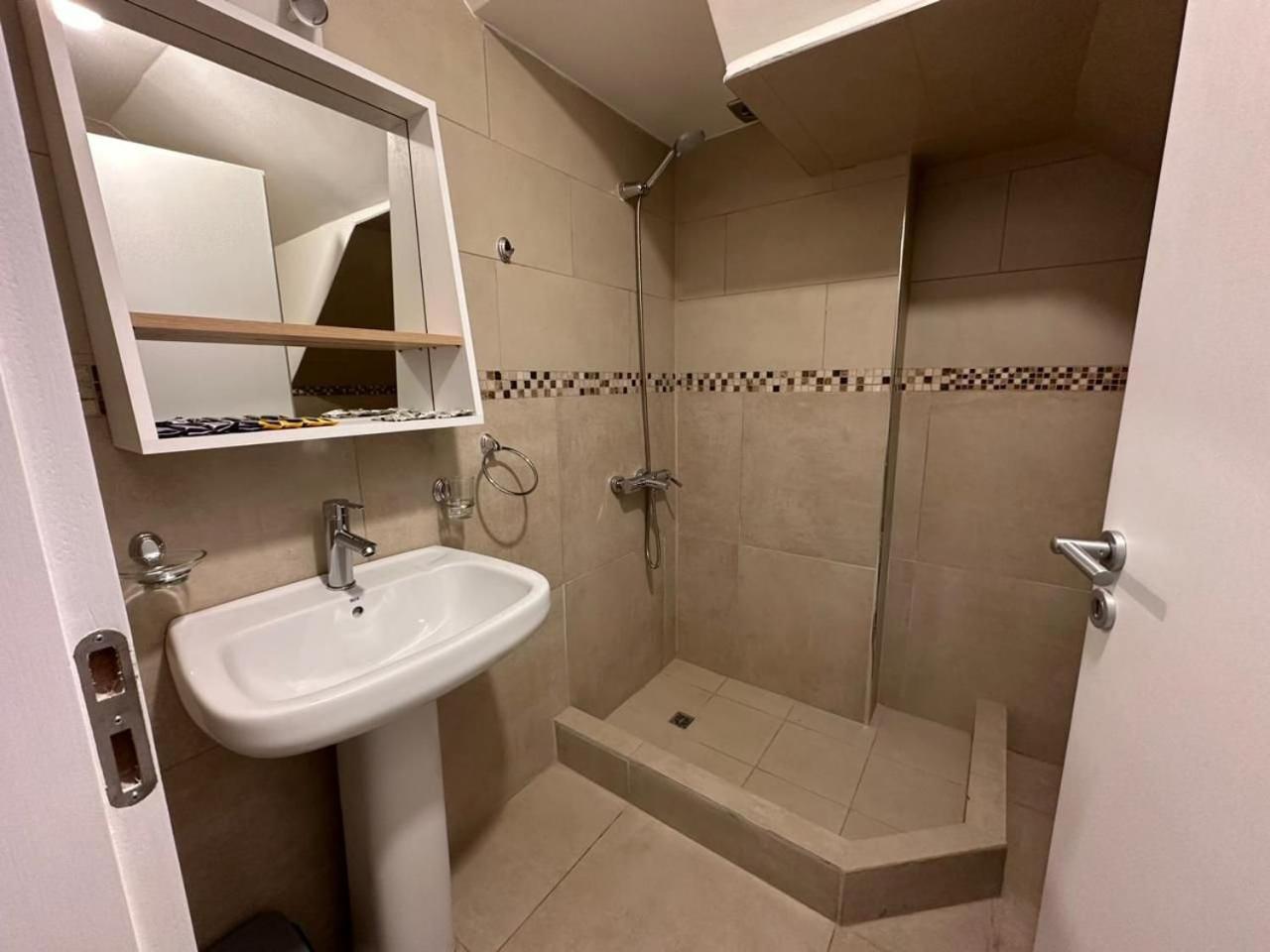 Aunaisin - Apartamentos 9 de julio 52