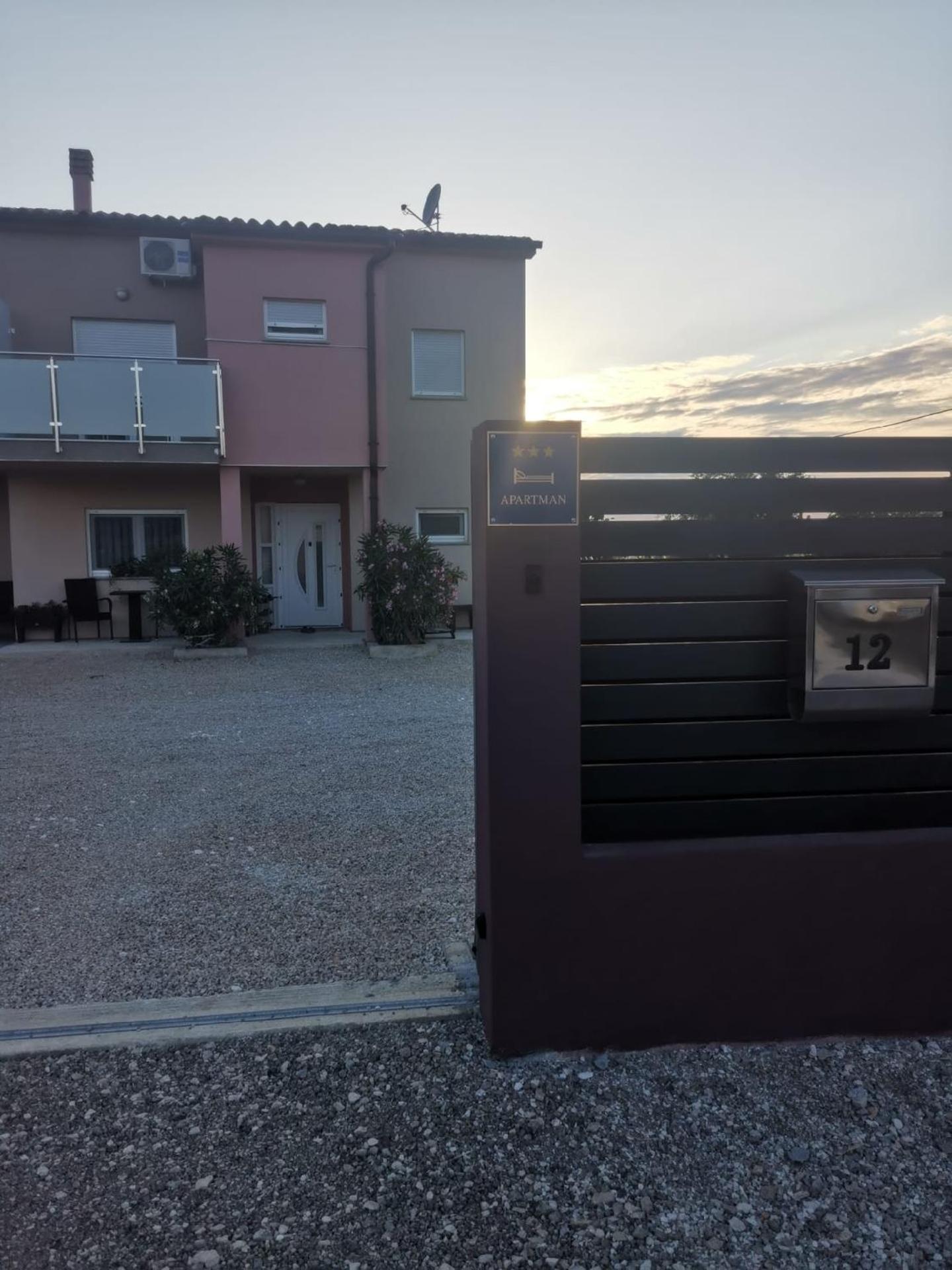 Apartments Amfora Valbandon