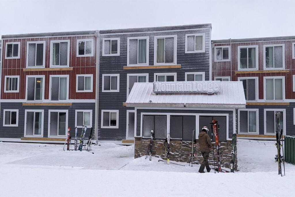 Hotel Stroll to Slopes, Village Area, Ski in-out MtLodge 308 - Image 1