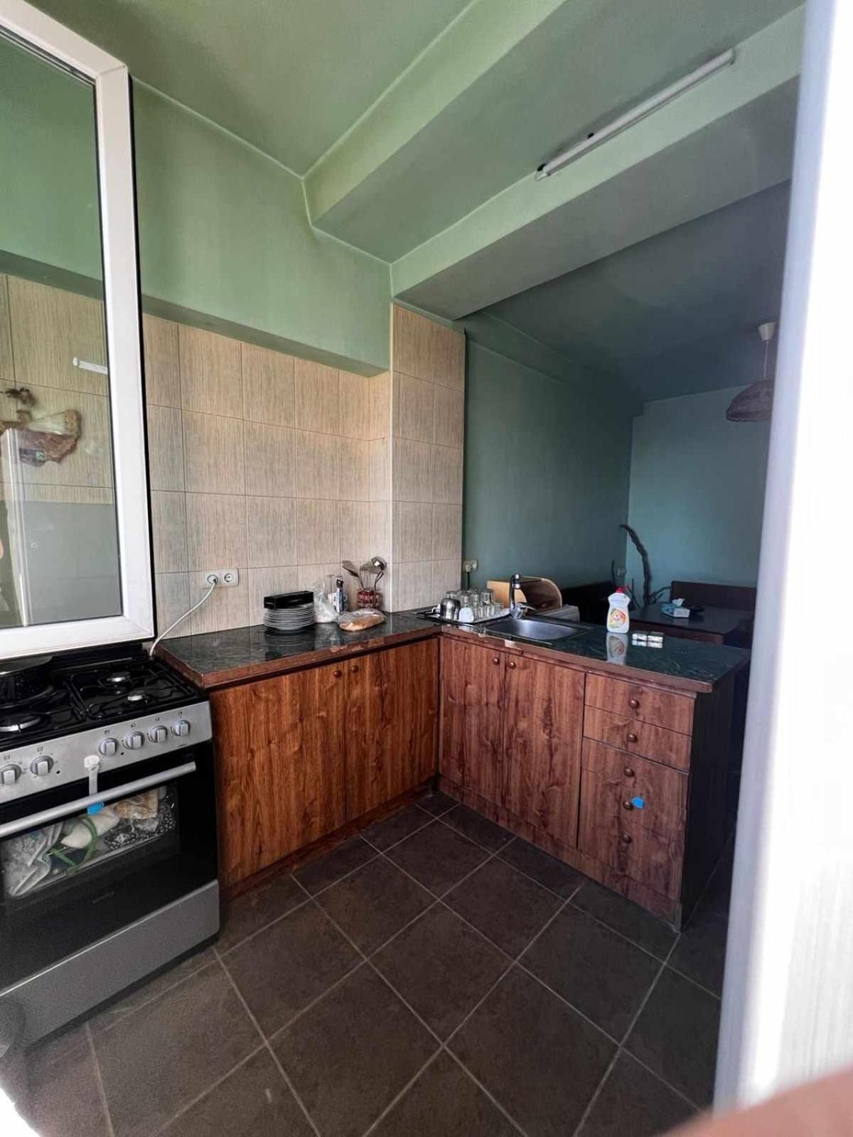 Malibu Park Apartment