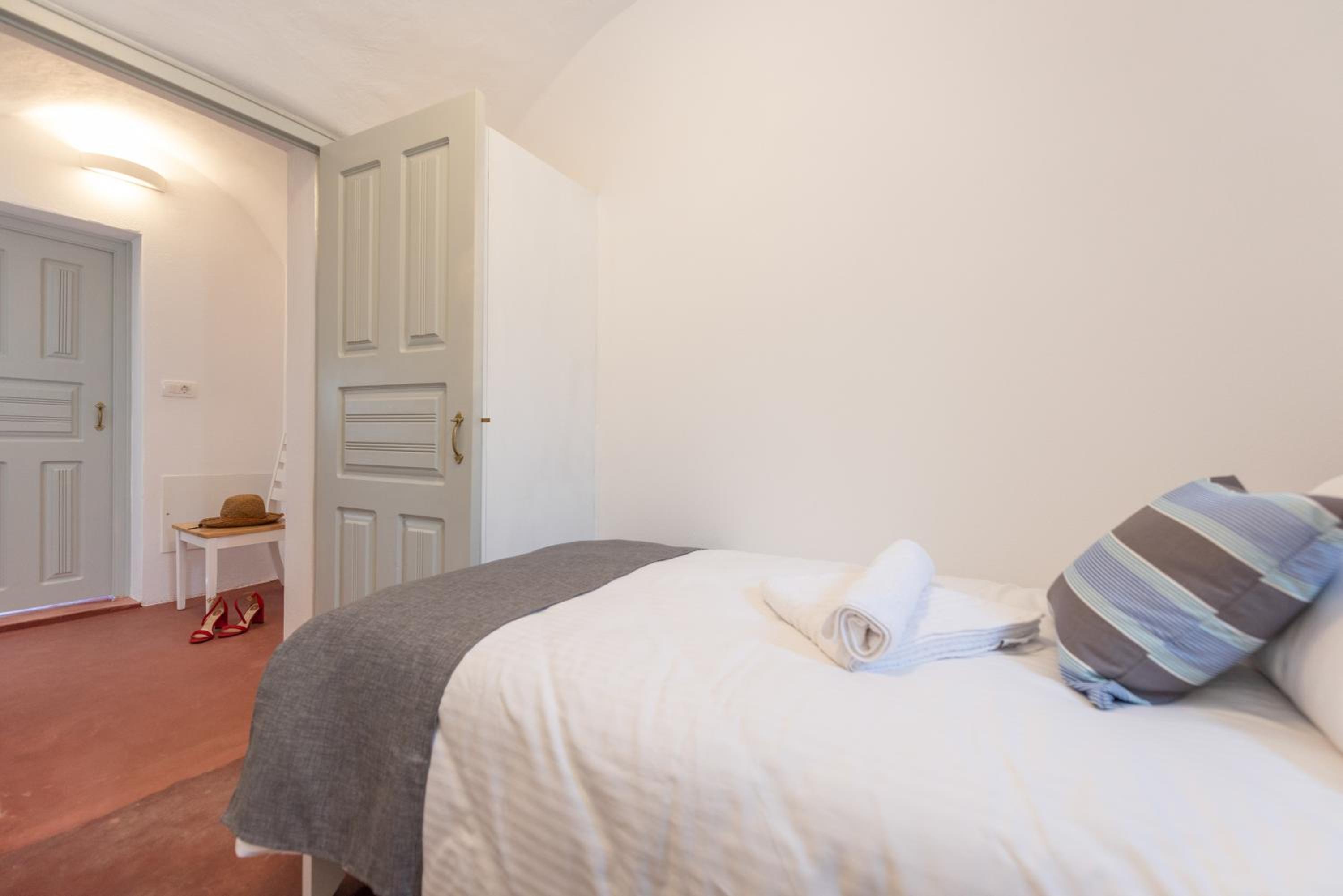 Argyro and Diogenis photo 2