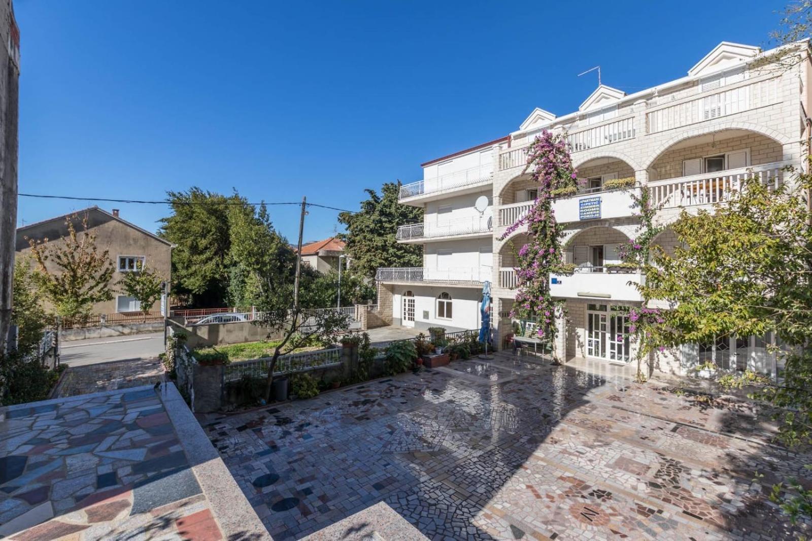 Apartments Dino