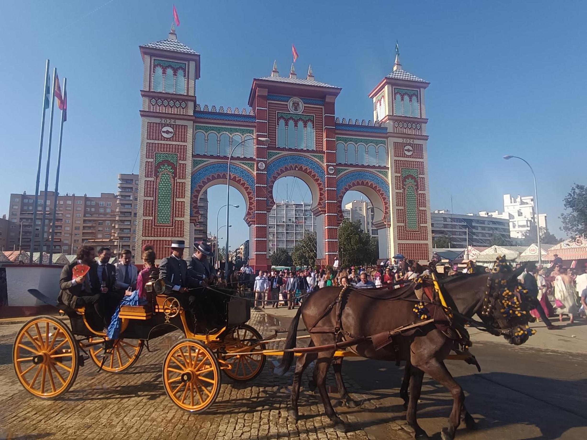 Feria apartment, near Plaza España
