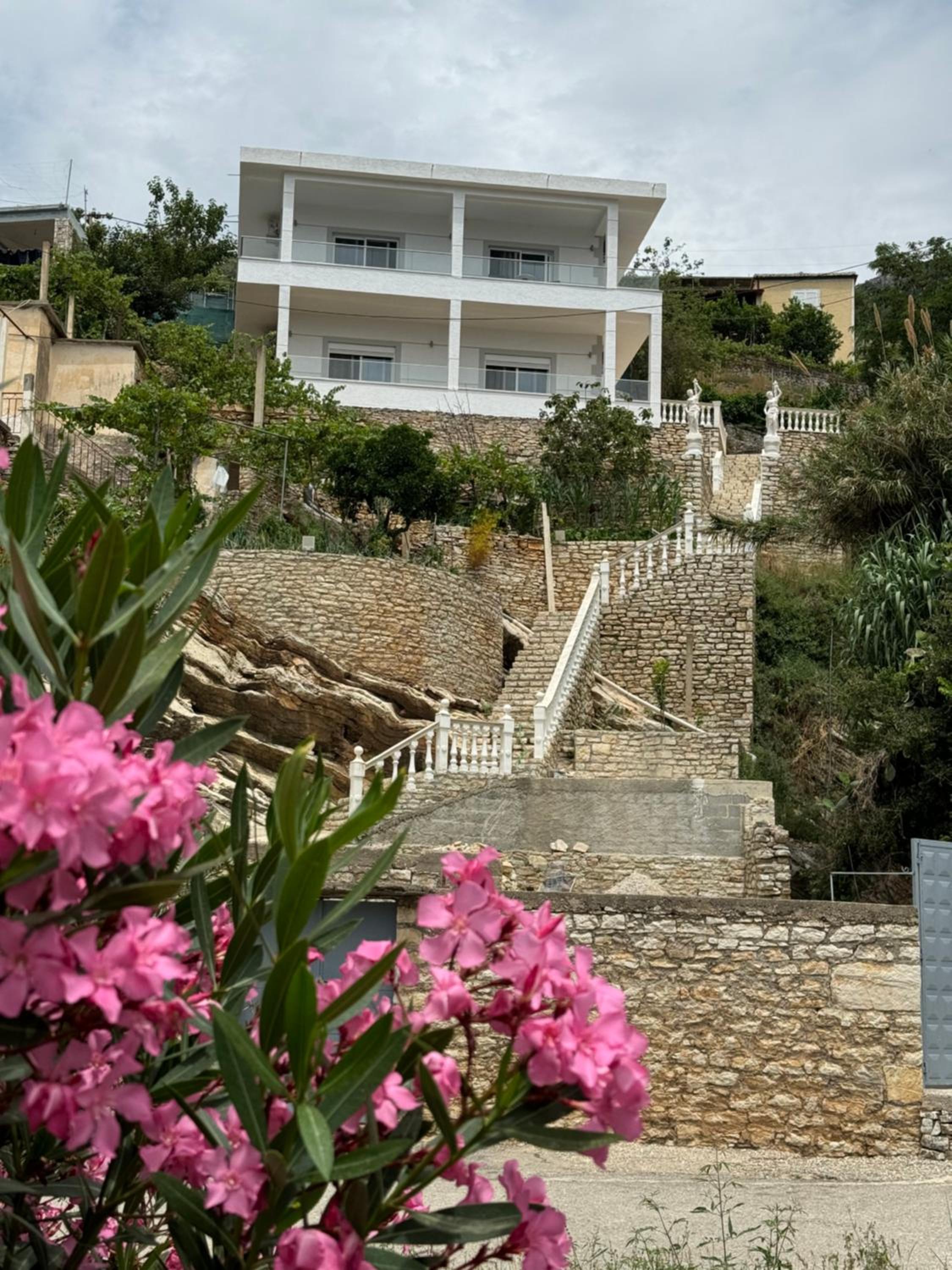 Vila Alexandros