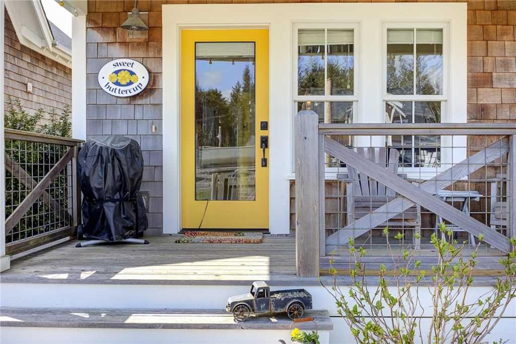 Sweet Buttercup by Seabrook Hospitality