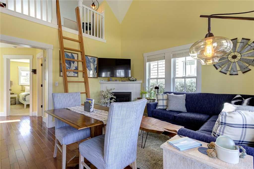 Sweet Buttercup by Seabrook Hospitality
