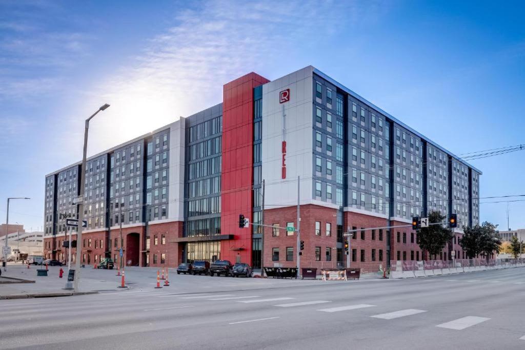 Hotel Stay on M Street Discover Luxury Living in Downtown Lincoln - Image 1