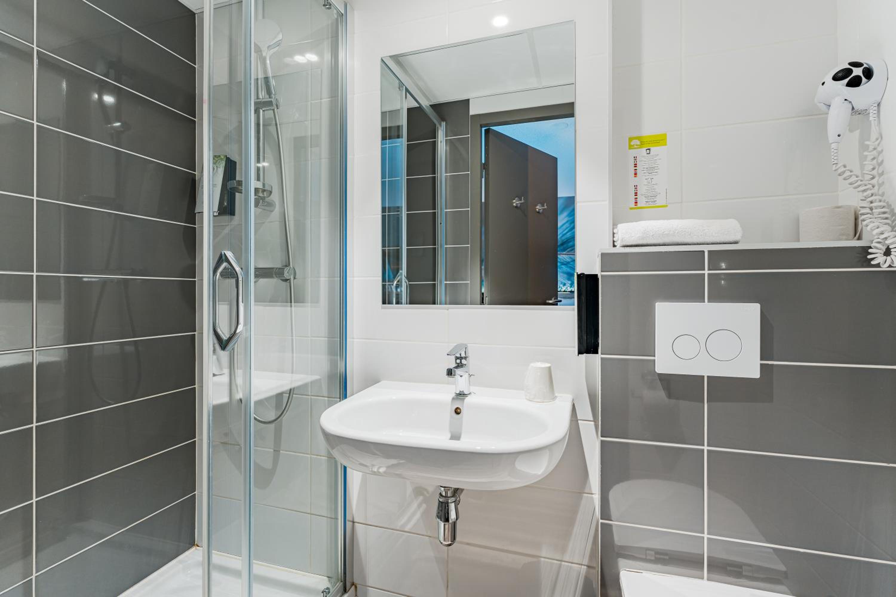 Chambray-les-Tours Vacations - Kyriad Direct Tours Sud - Chambray Les Tours - Property Image 12