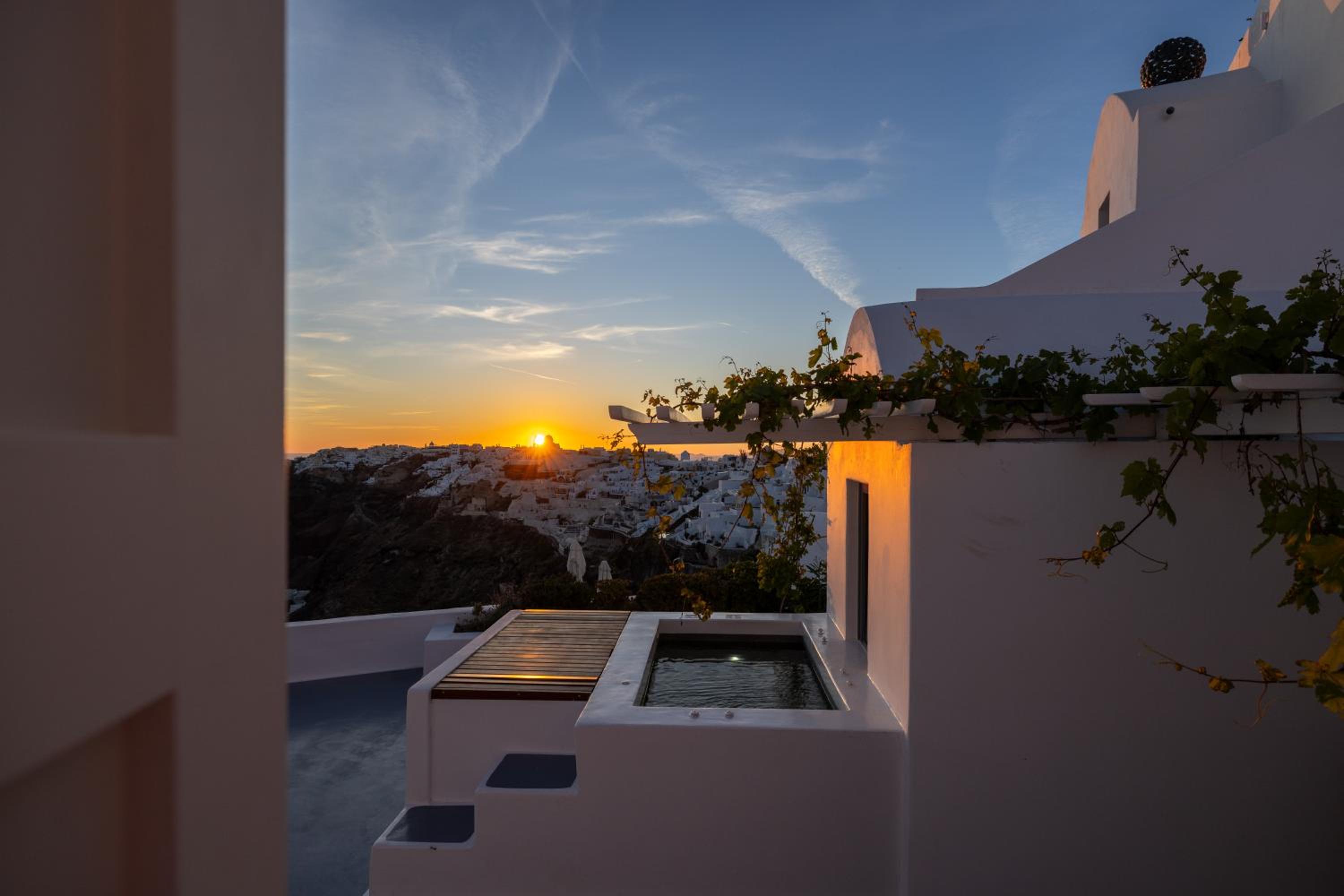 Oia Vacations - IKIES Santorini - Property Image 11