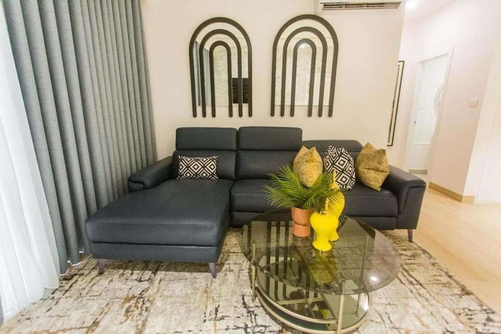 Dels Luxury Apartment at Pavilion Apartments, Cantonment, Accra view 3
