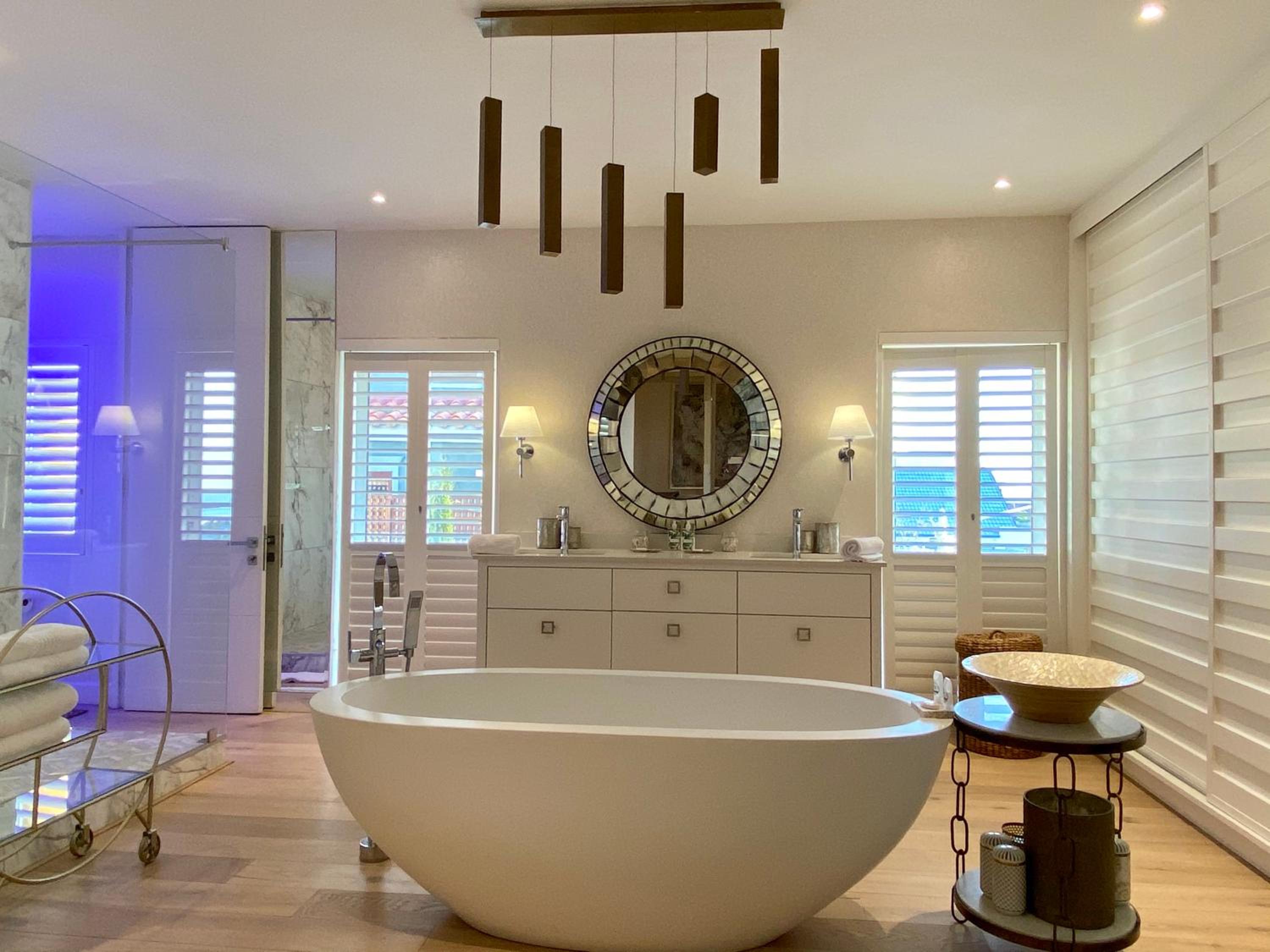 Clifton YOLO Spaces - Clifton Private Beach Villa view 5