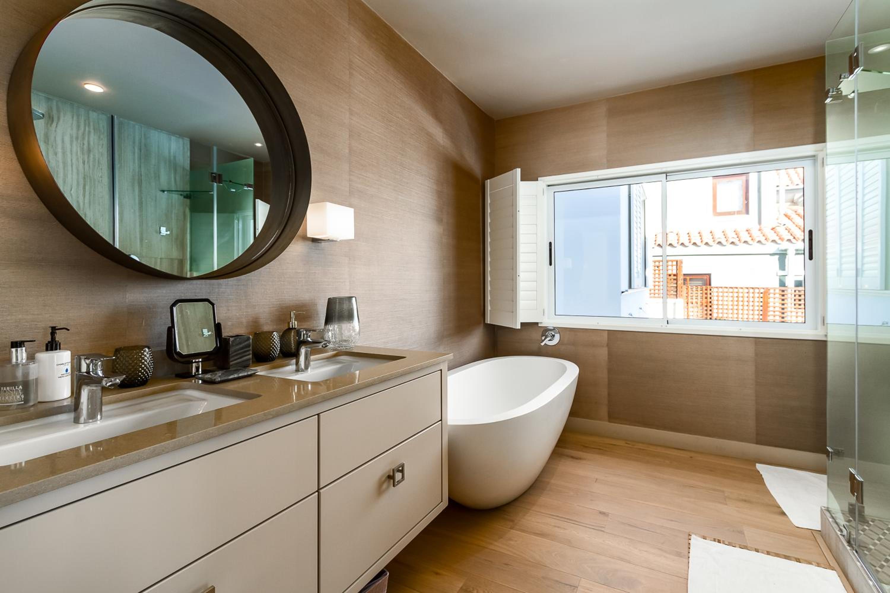 Clifton YOLO Spaces - Clifton Private Beach Villa view 4