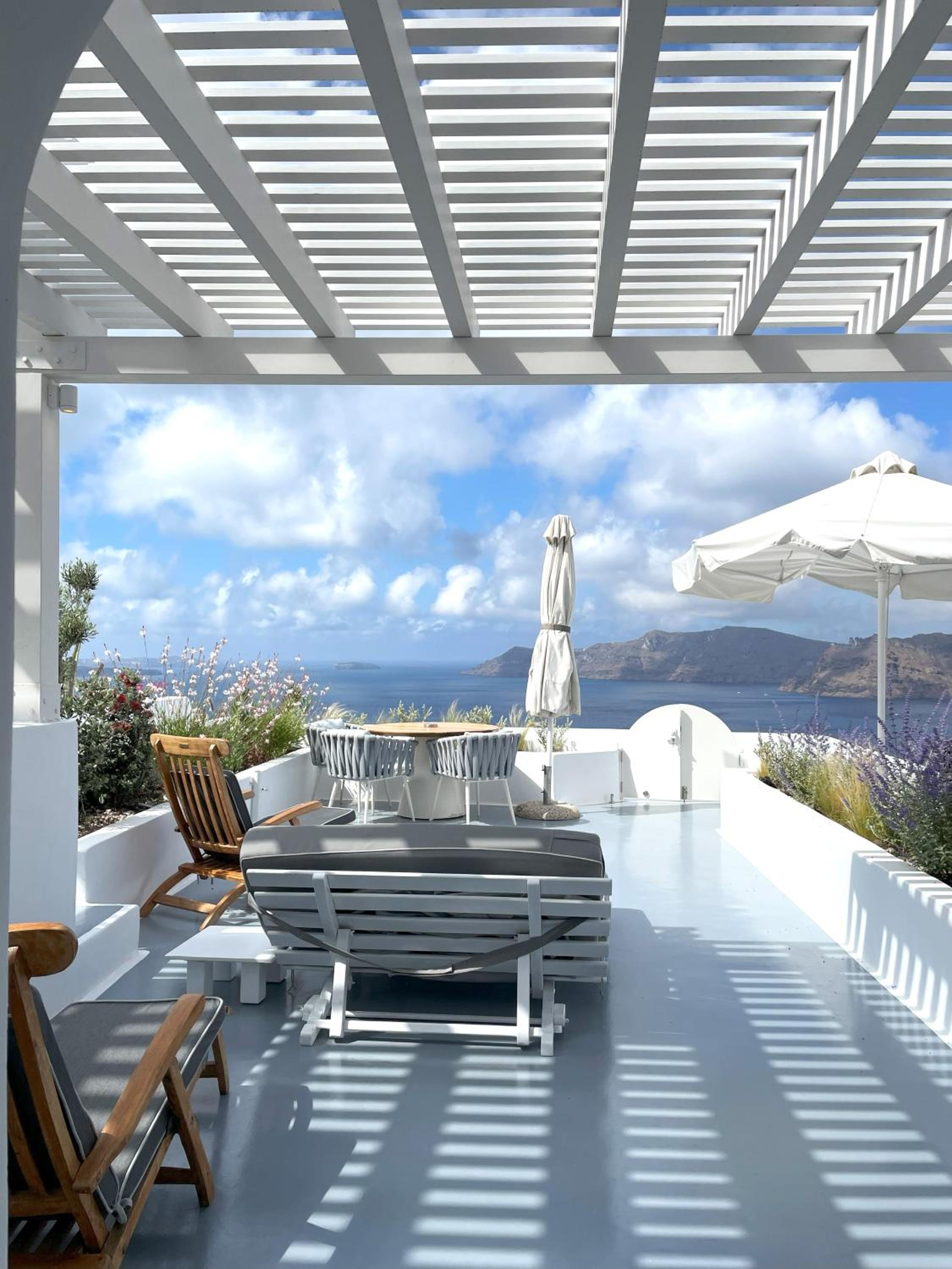 Oia Vacations - IKIES Santorini - Property Image 1