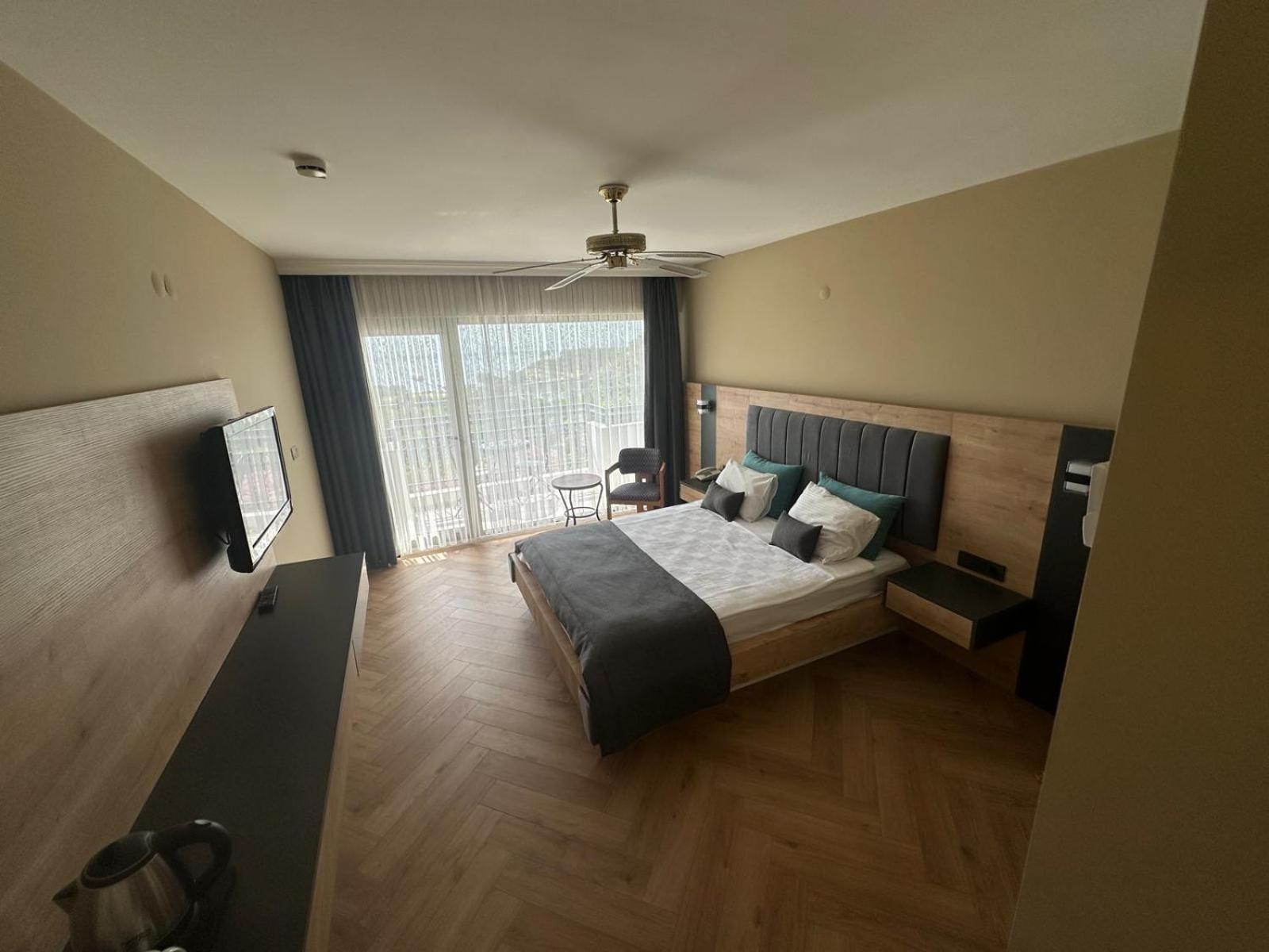 Hotel Carina-Entertainment Hotel - Image 42