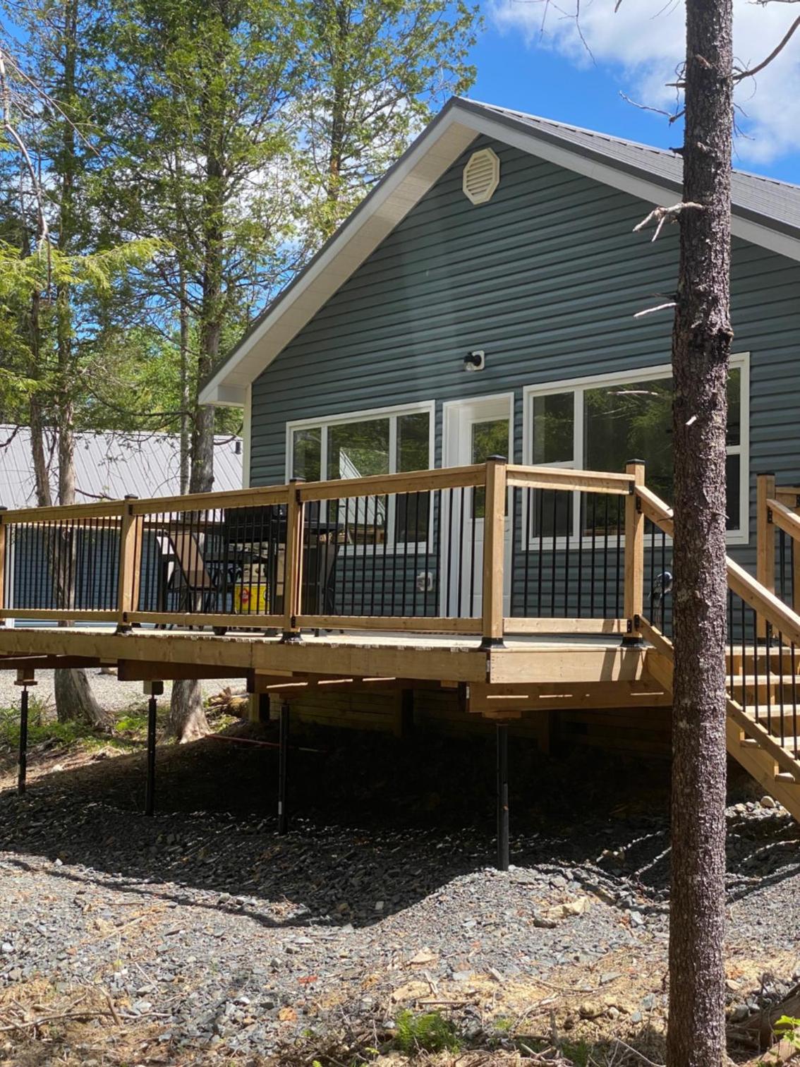 Blue Heron Cottage Oceanfront and Private trails