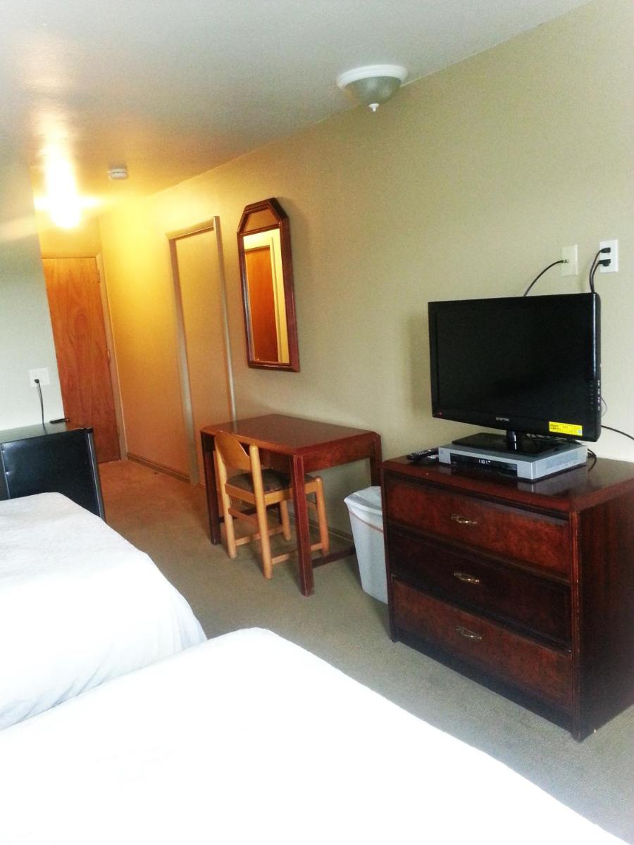 Rawlins Vacations - Rawlins Western Lodge - Property Image 6